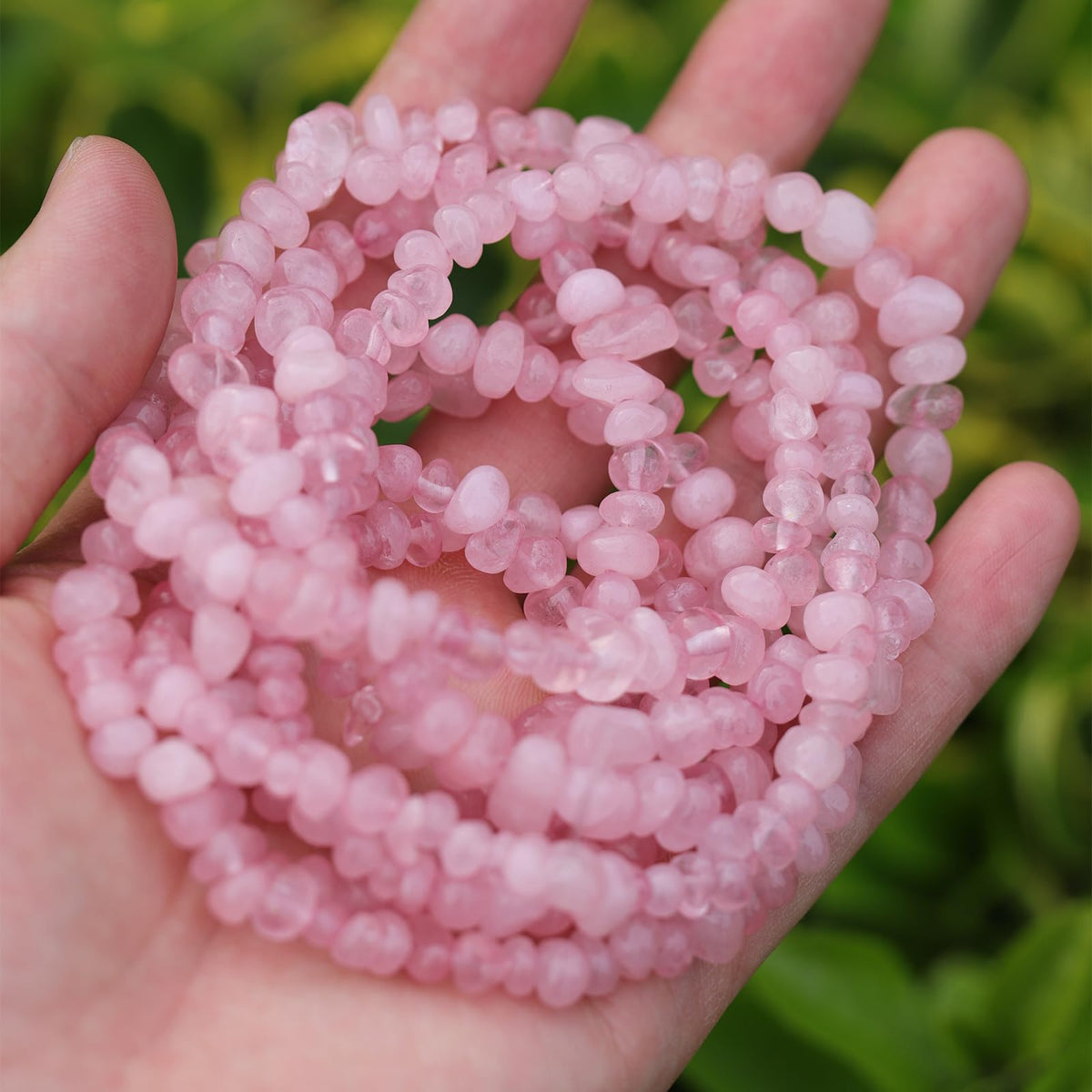 400pcs Natural Chip Stone Beads for Jewelry Making Rose Quartz 5-8mm Irregular Gemstones Healing Crystal Loose Rocks Bead Hole Drilled for Ring Earrings Necklace Bracelet Making DIY Art Crafts