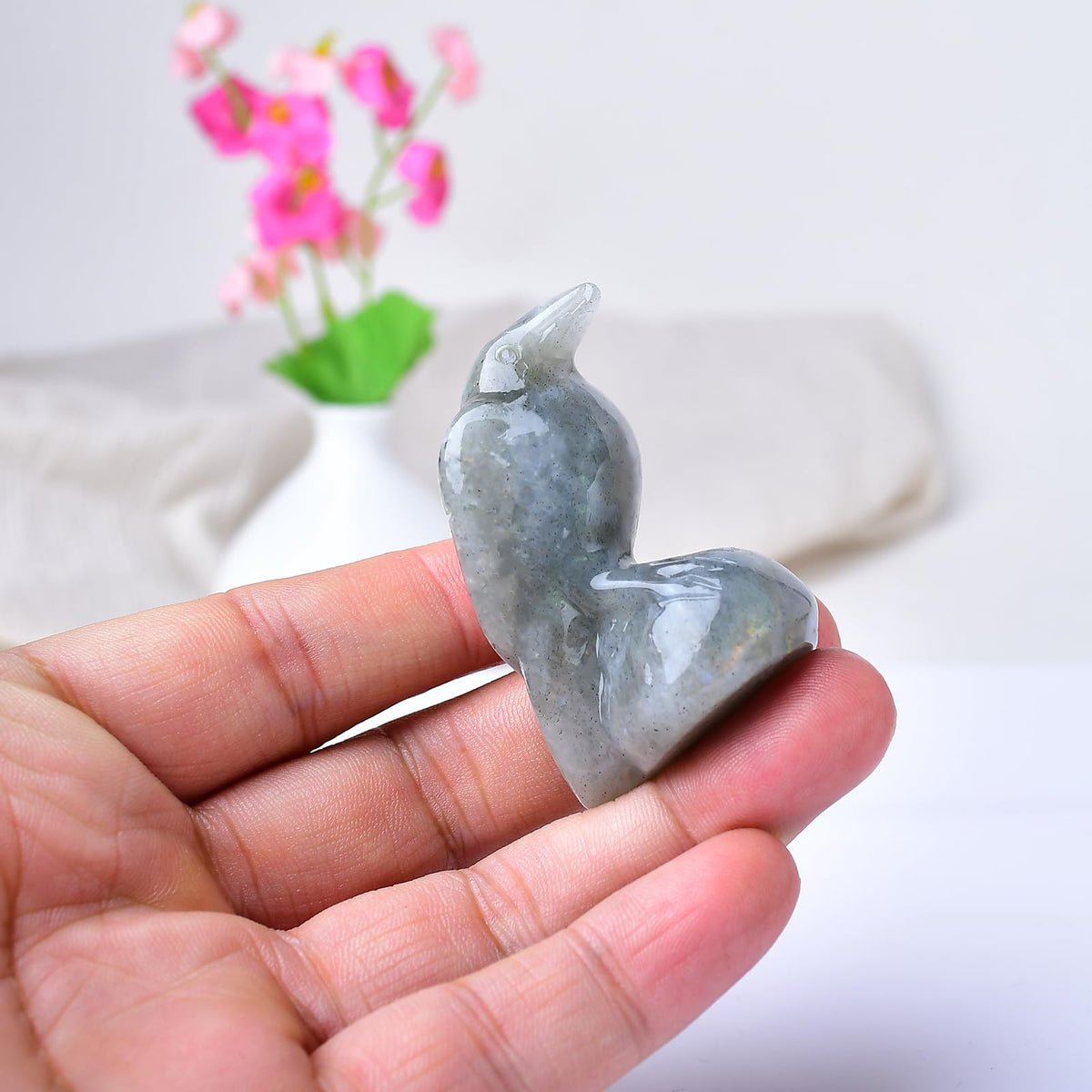 WUYOUSHI Natural Labradorite Crystal Raven Statue 2" Healing Crystal Handmade Sculpture Guardian Pocket Statues Reiki Meditation Office Home Decoration Gift