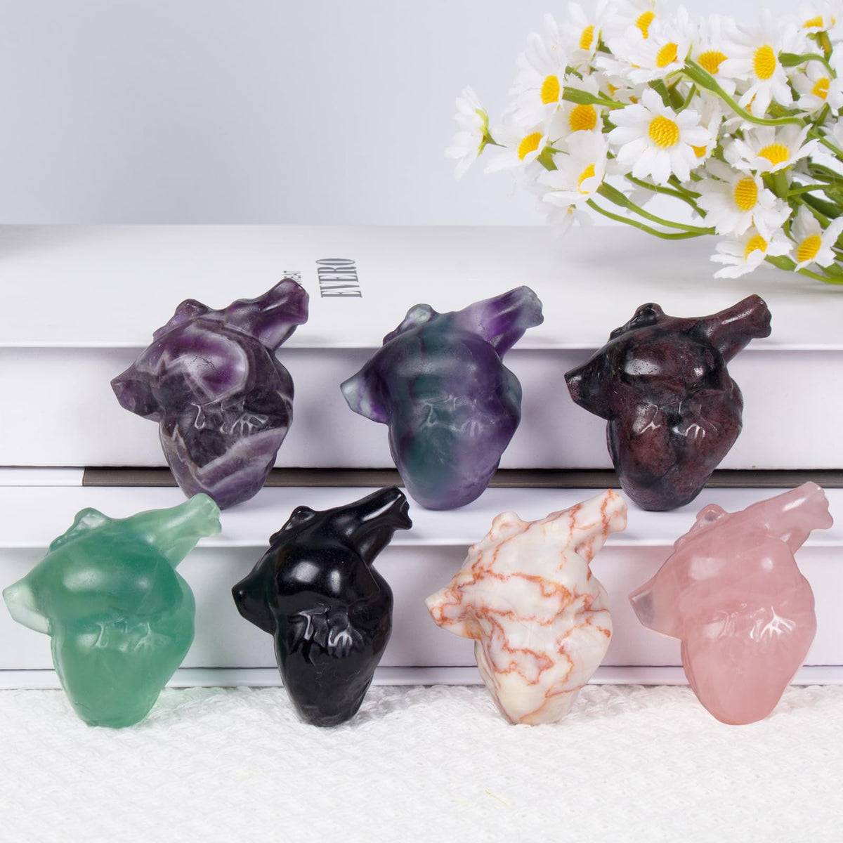 Black Obsidian Crystal Heart Figurines, 2.1 Inch Crystal Heart Love Statue for Home Decor, Meditation and Stress Relief, Hand Carved Natural Healing Stone Cardiac Sculpture Spiritual Gift for Women