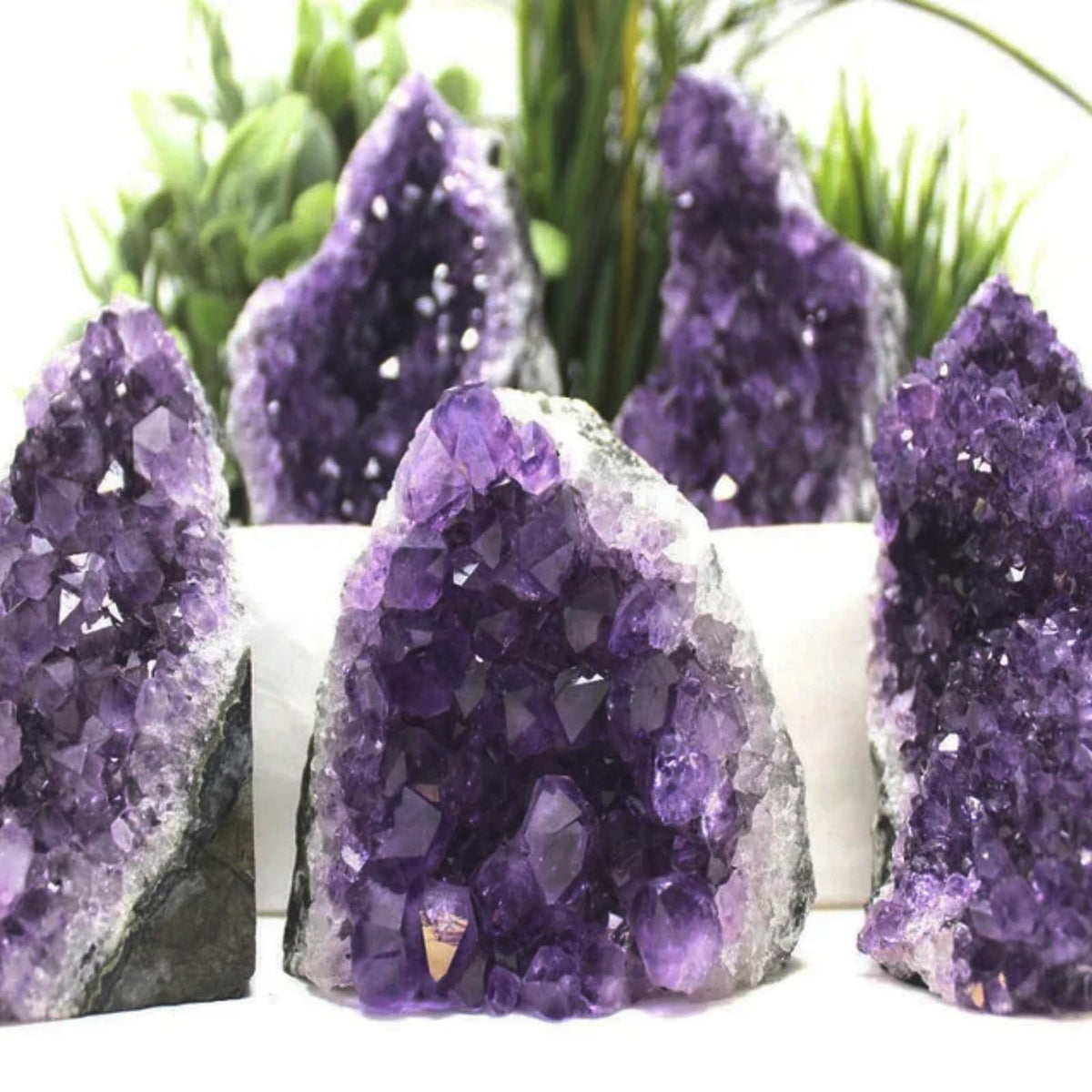 CrystalHola 200-700g Selected Raw Geode Quartz Cluster Home Feng Shui Ornaments Energy Stone Healing Tools Meditation Feng Shui Decoration,Stone Display Piece, Mineral Specimen (Purple, 200-300g)