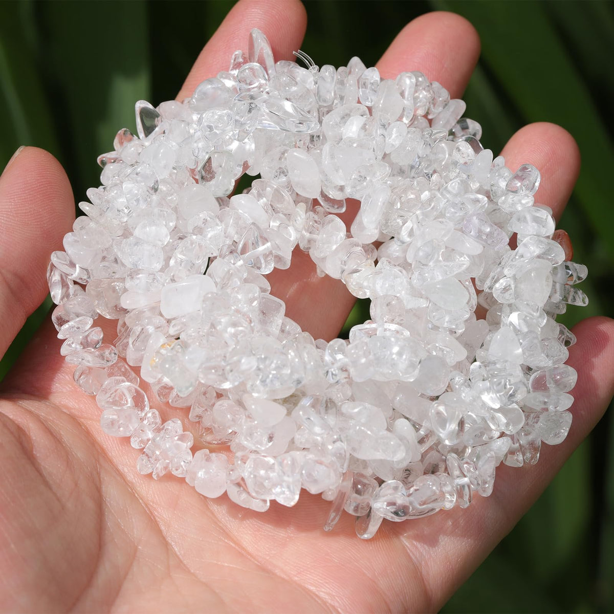 400pcs Natural Chip Stone Beads for Jewelry Making Clear Quartz 5-8mm Irregular Gemstones Healing Crystal Loose Rocks Bead Hole Drilled for Ring Earrings Necklace Bracelet Making DIY Art Crafts