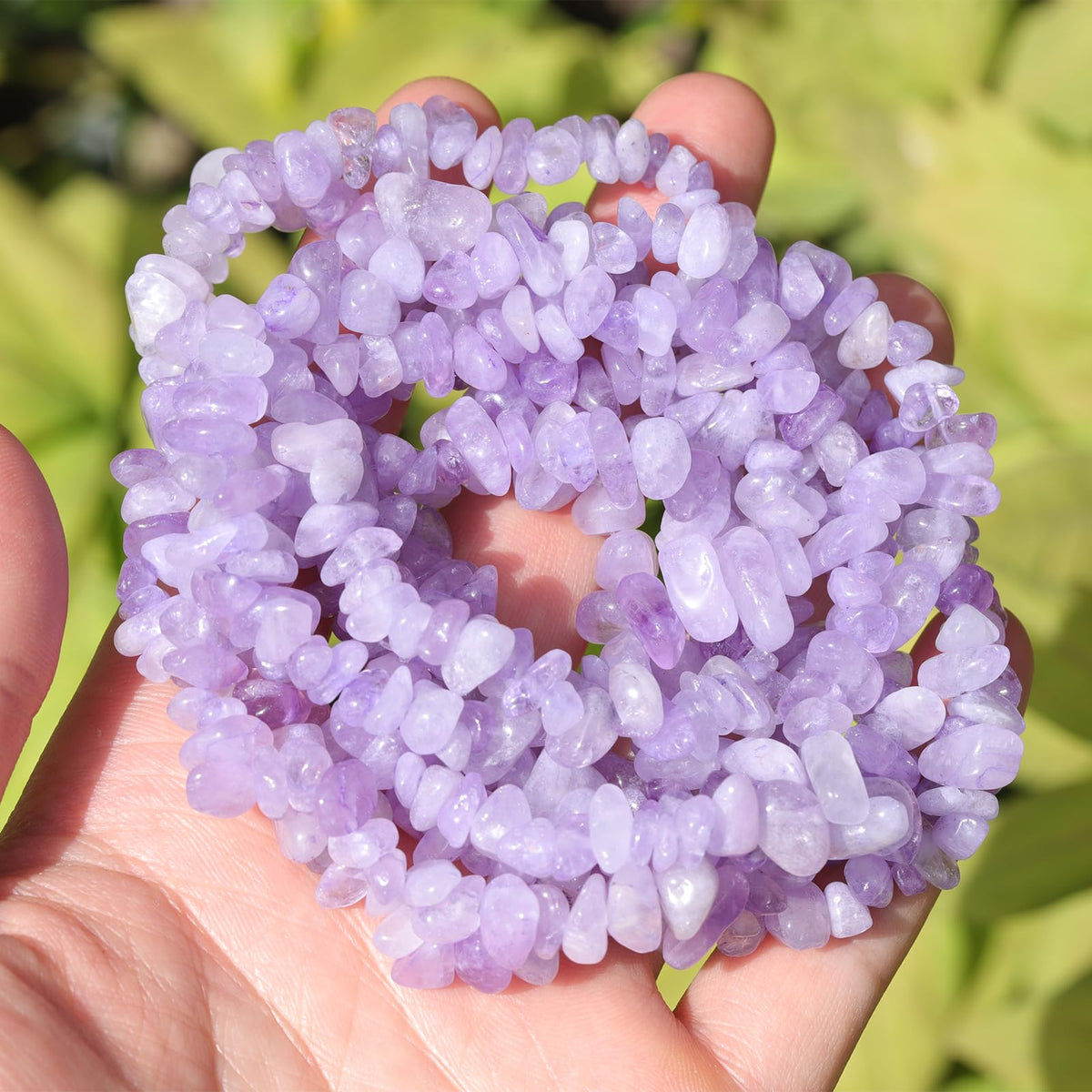 400pcs Natural Chip Stone Beads for Jewelry Making Lavender Amethyst 5-8mm Irregular Gemstones Healing Crystal Loose Rocks Bead Hole Drilled for Ring Earrings Necklace Bracelet Making DIY Art Crafts