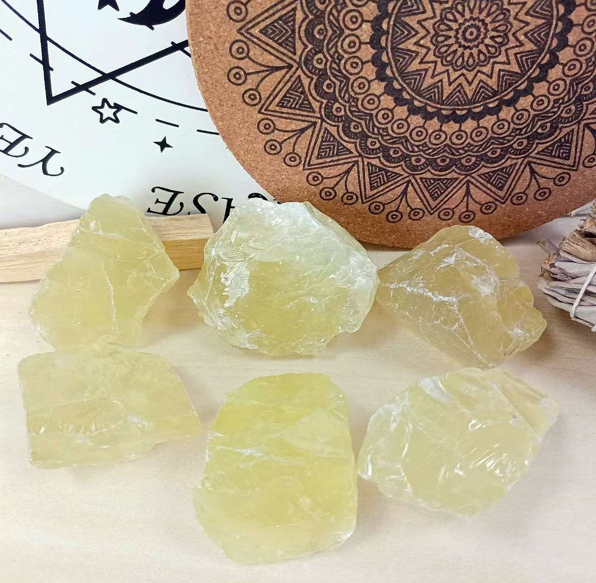 LAIDANLA Citrine 2" Natural Rough Stones Crystal Large Raw Crystals Bulk Healing Gemstones for Reiki Healing Tumbling Fountain Rocks Wire Wrapping Decoration 4PCS 0.55lb