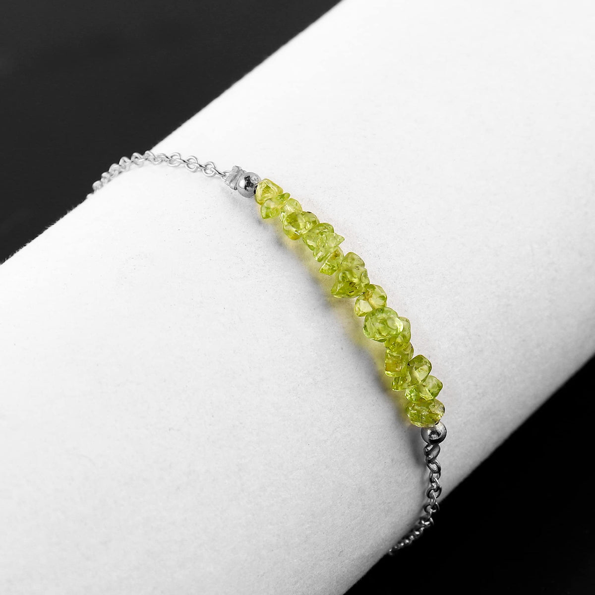 Gemimpression Handmade Peridot Chips Bar Bracelet – Natural Energy Healing Crystals – Silver Plated Adjustable 8 Inch Chain – Christmas Gift