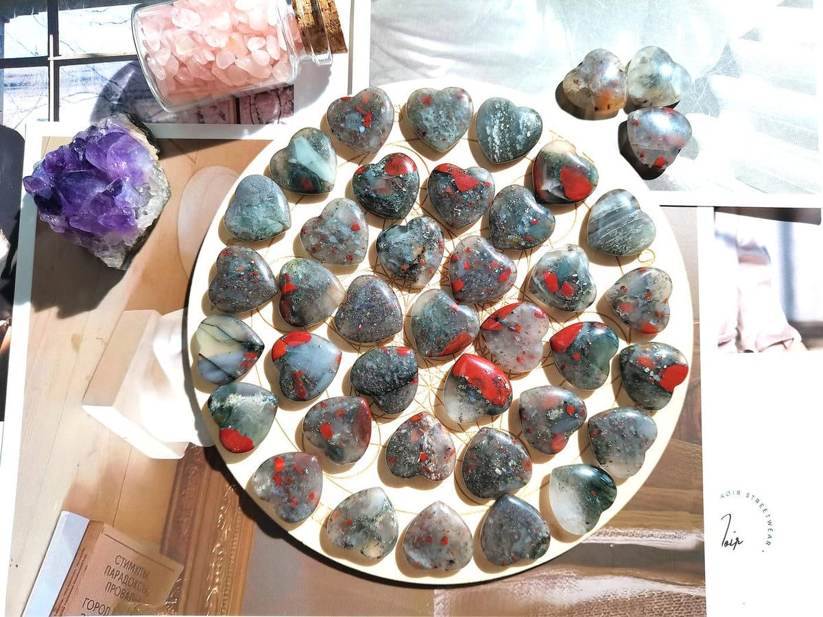 QINJIEJIE 20PCS African Bloodstone Heart Stones Crystals Bulk Love Shaped Worry Stone Heart Rock Pocket Polished Palm Gems Crystal Reiki Balancing Wholesale Carved Stone Decor Gift