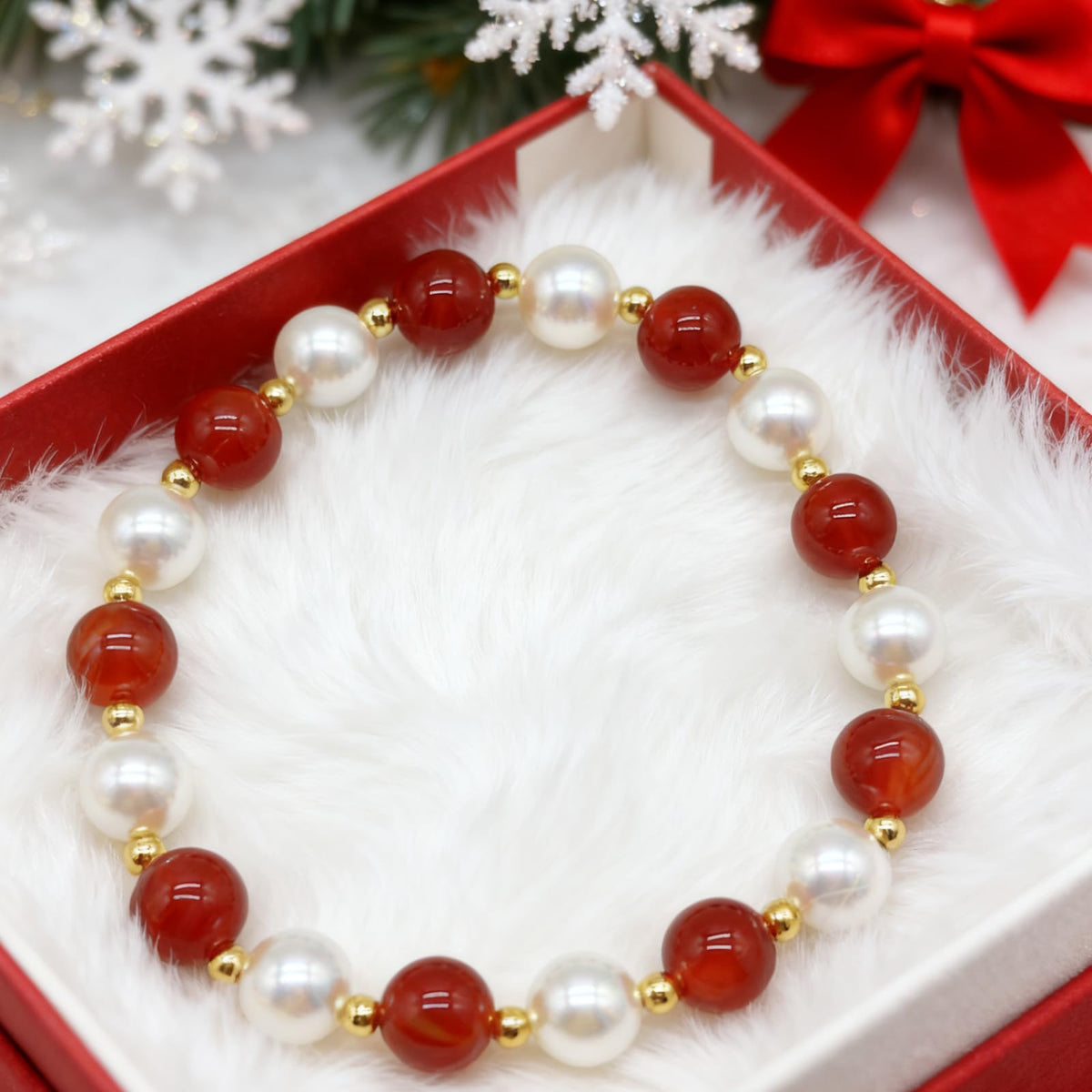 LANFUNI Christmas Bracelet, Shell Pearl Red Agate Elastic Rope Bracelet for Women Sparkly Red and White bracelet Chriatmas Jewelry