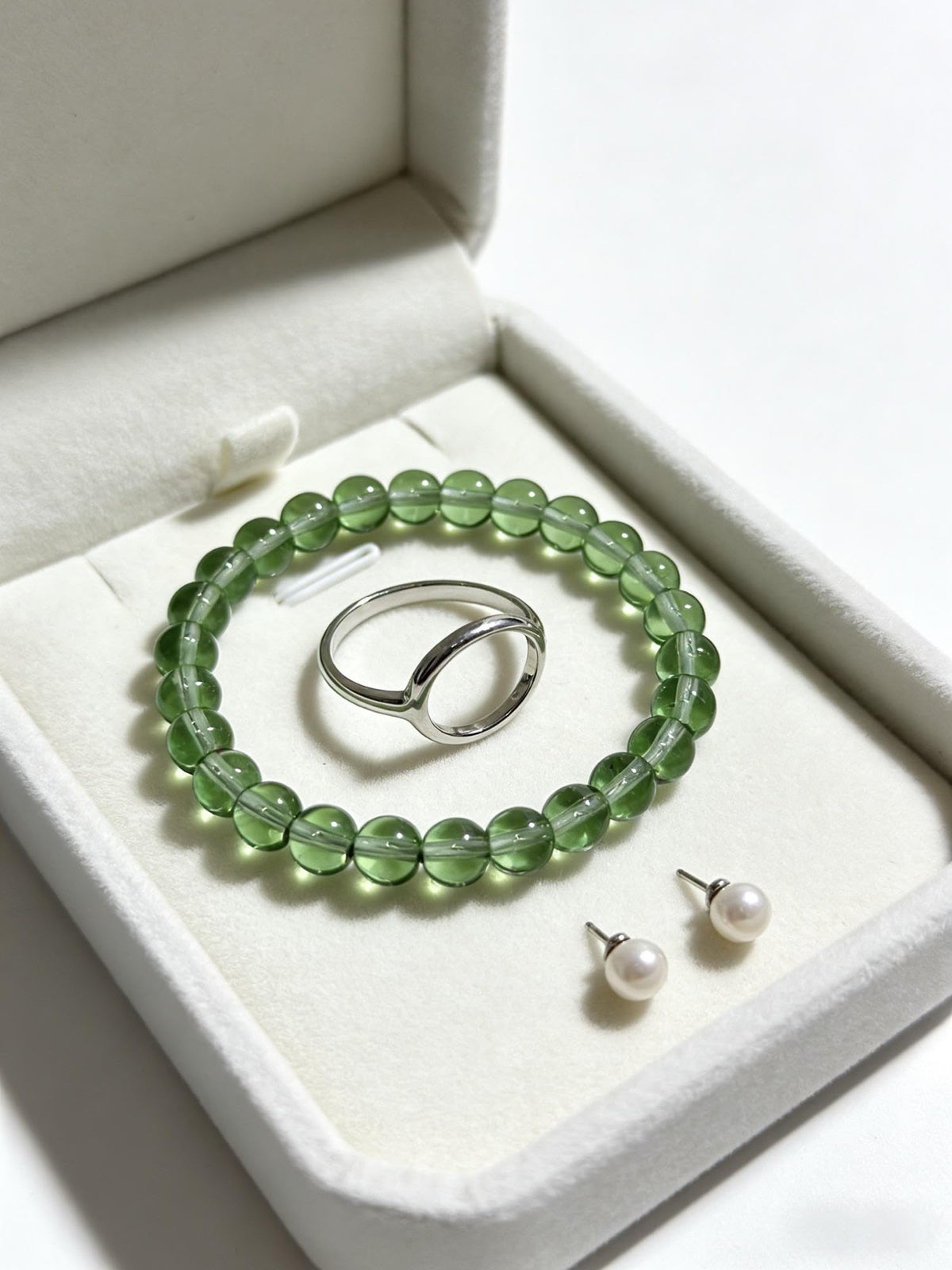 IETWIPNO Stretch Crystal Bracelet for Women,Elastic Beaded Bracelets Set of 1,Multicolor Healing Stone Adjustable Bangle,Gift for Her (8MM Round Green)