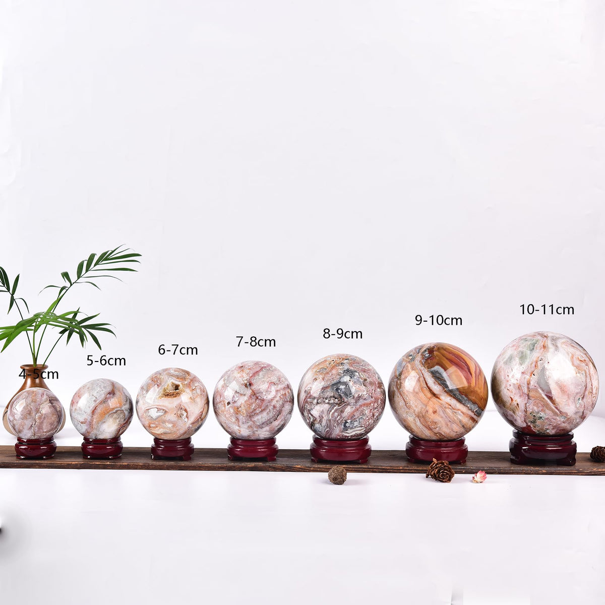 JIC Gem Natural Striped Agate Crystal Sphere Healing Crystal Decorative Ball with Wooden Stand Meditation Balls for Witchcraft Reiki Gift 50-60mm