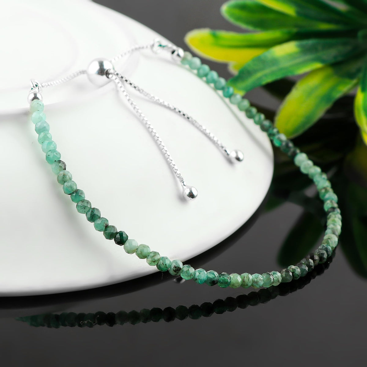CRYSTALINES Natural Shaded Emerald Gemstone Bolo Bracelet, Faceted Beads Stones, Hypoallergenic Handmade Boho Jewelry for Women, Healing Crystals, Adjustable Silver Chain 6+4inch, May Birthday Gift