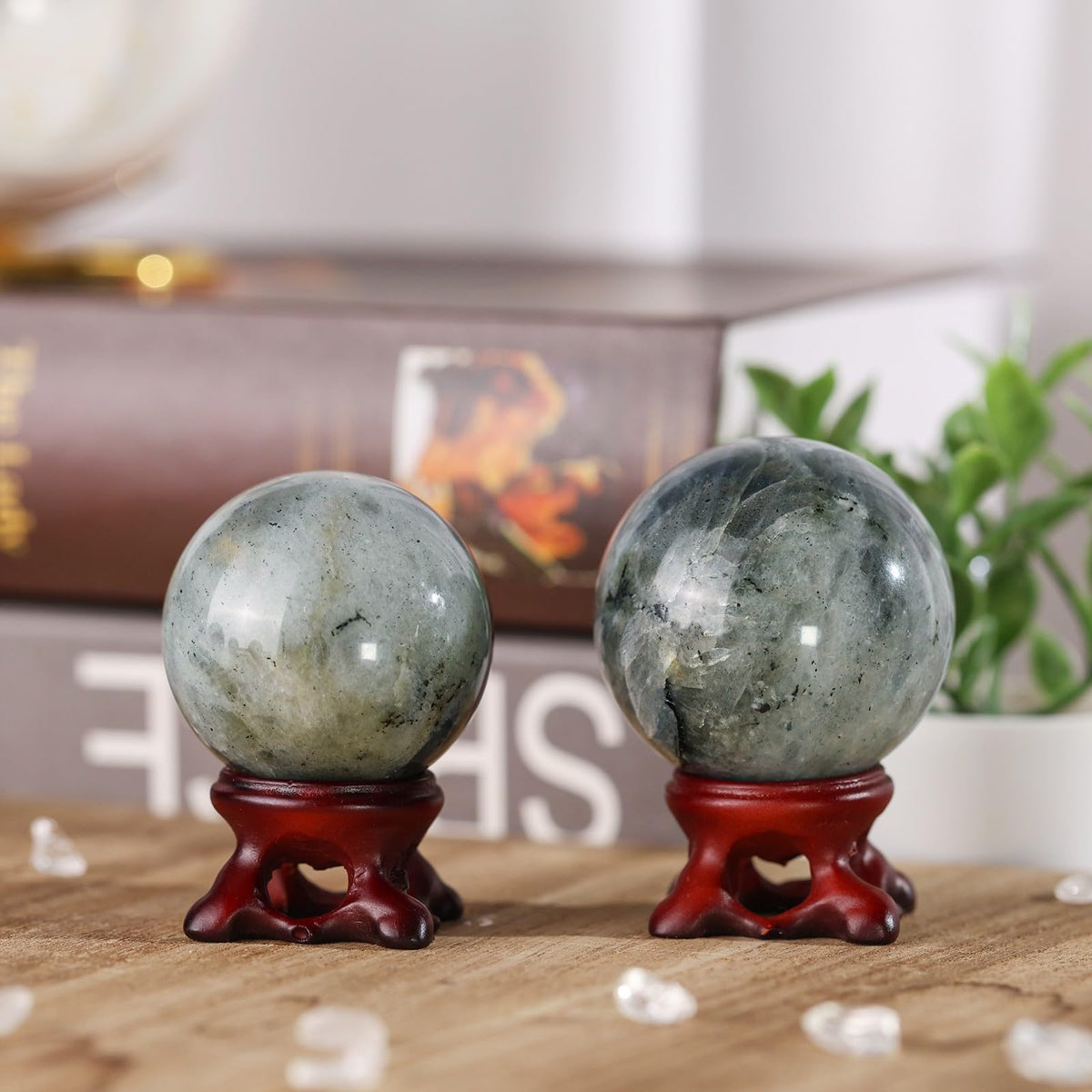 TUMBEELLUWA Labradorite Crystal Ball with Stand for Fortune Teller Witchcraft Divination, Decorative Gemstone Sphere for Home Decor, 41-50 mm