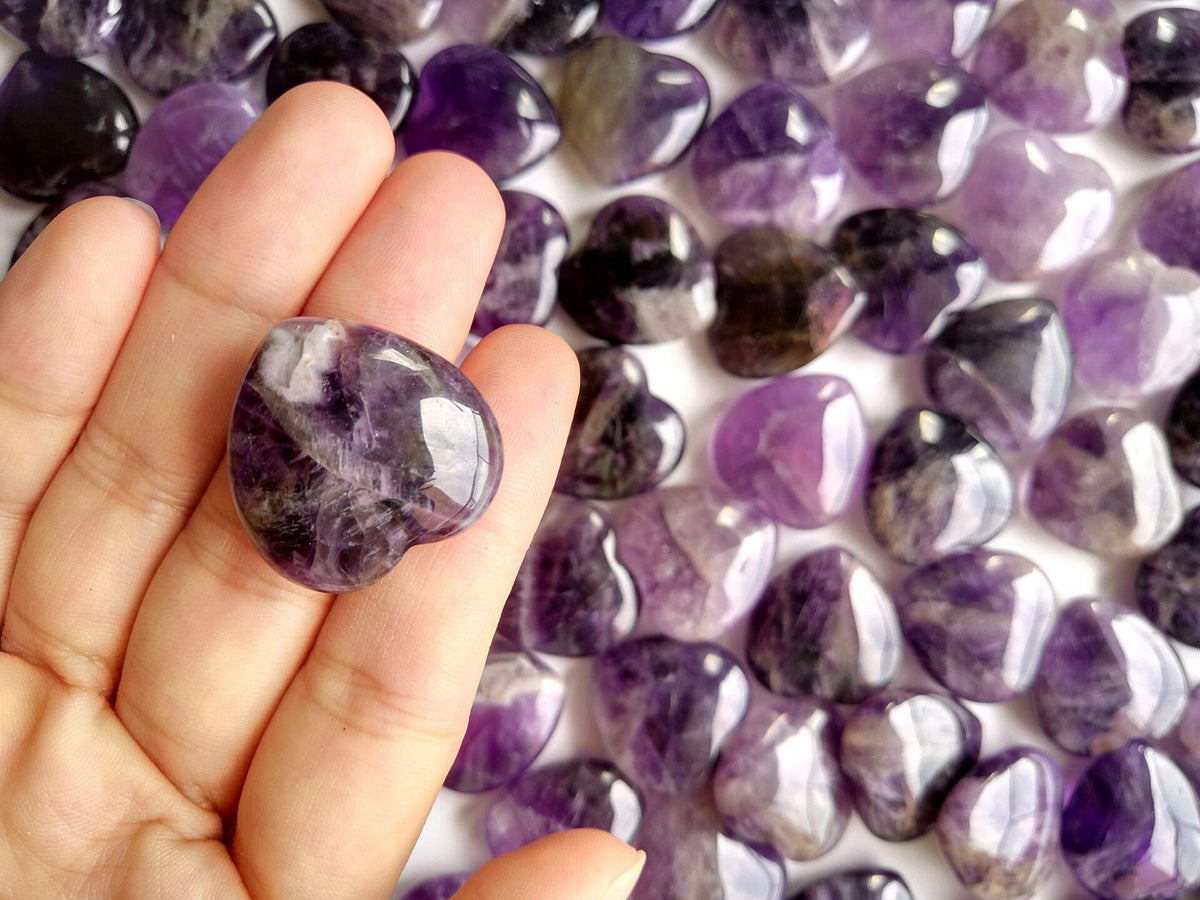 Loveliome 4 Pcs Natural Amethyst Love Heart Pocket Stone Healing Chakra Worry Stone(1 Inch)