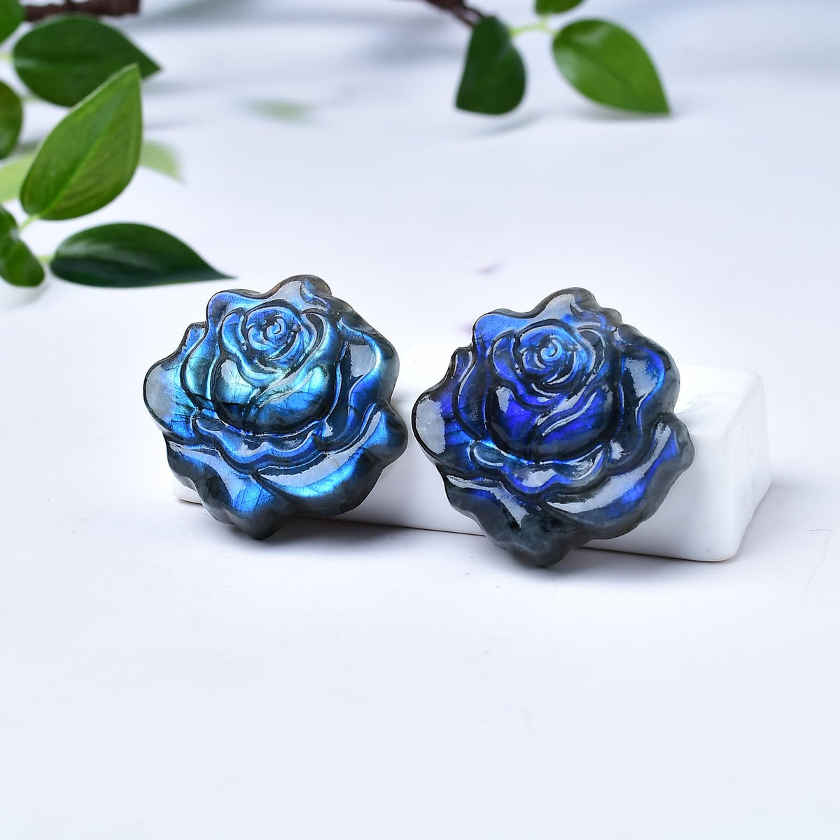 WUYOUSHI Natural Labradorite Crystal Rose Statue 1.37" Carved Healing Crystal Gemstone Carving Stone Valentine's Day Decoration Reiki Energy Meditation Healing Home Ornament DIY
