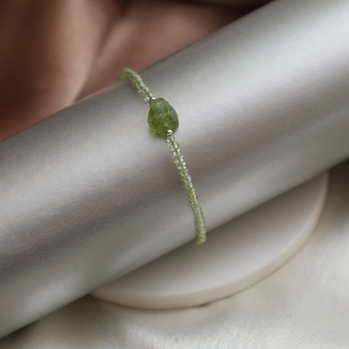 Gempires Natural Green Peridot Beads Bracelet with Raw Peridot Stone Jewelry August Birthstone Gemstone Gifts For Women Silver Plated 8 Inch Adjustable Chain