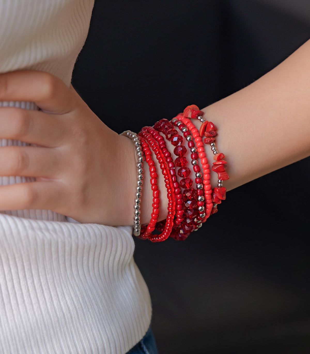 Noessla Boho Beaded Bracelets for Women Stackable Irregular Natural Stone Bead Stretch Bracelet Set 8PCS Costume Jewelry Gifts for Her(Red)