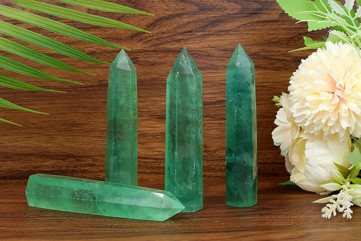 LAIDANLA Green Fluorite Healing Crystals Wands 3.5-4" Natural Reiki Energy Wand Stone Hexagonal Point Obelisk Large Crystal Gemstones for Meditation Therapy Crystal Grid Decoration 1Pcs