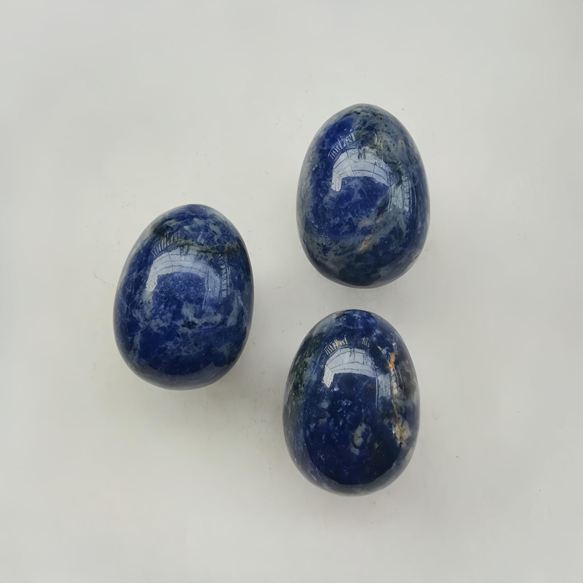 Sunshcat Natural Sodalite Egg Shaped Meditation Chakra and Home Decor Balance Crystals and Healing Stones Statue Set,35 * 50mm Easter and Thanksgiving Gift,with Wooden Bracket