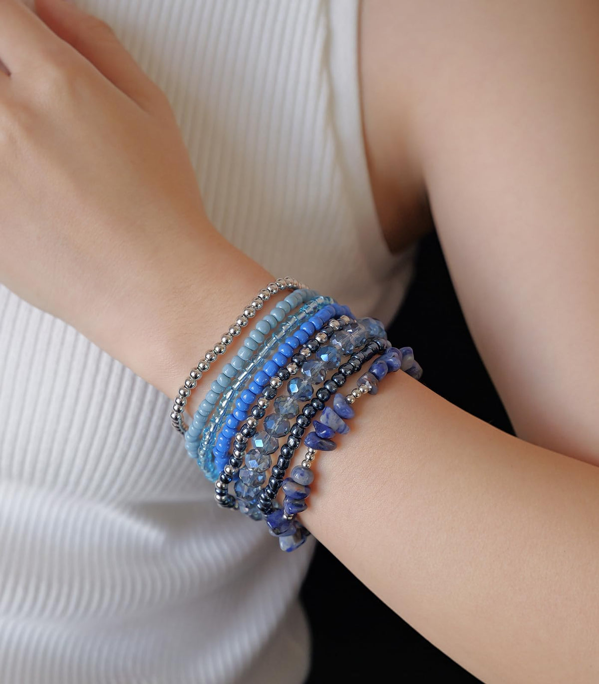 Noessla Boho Beaded Bracelets for Women Stackable Irregular Natural Stone Bead Stretch Bracelet Set 8PCS Costume Jewelry Gifts for Her(Navy Blue)