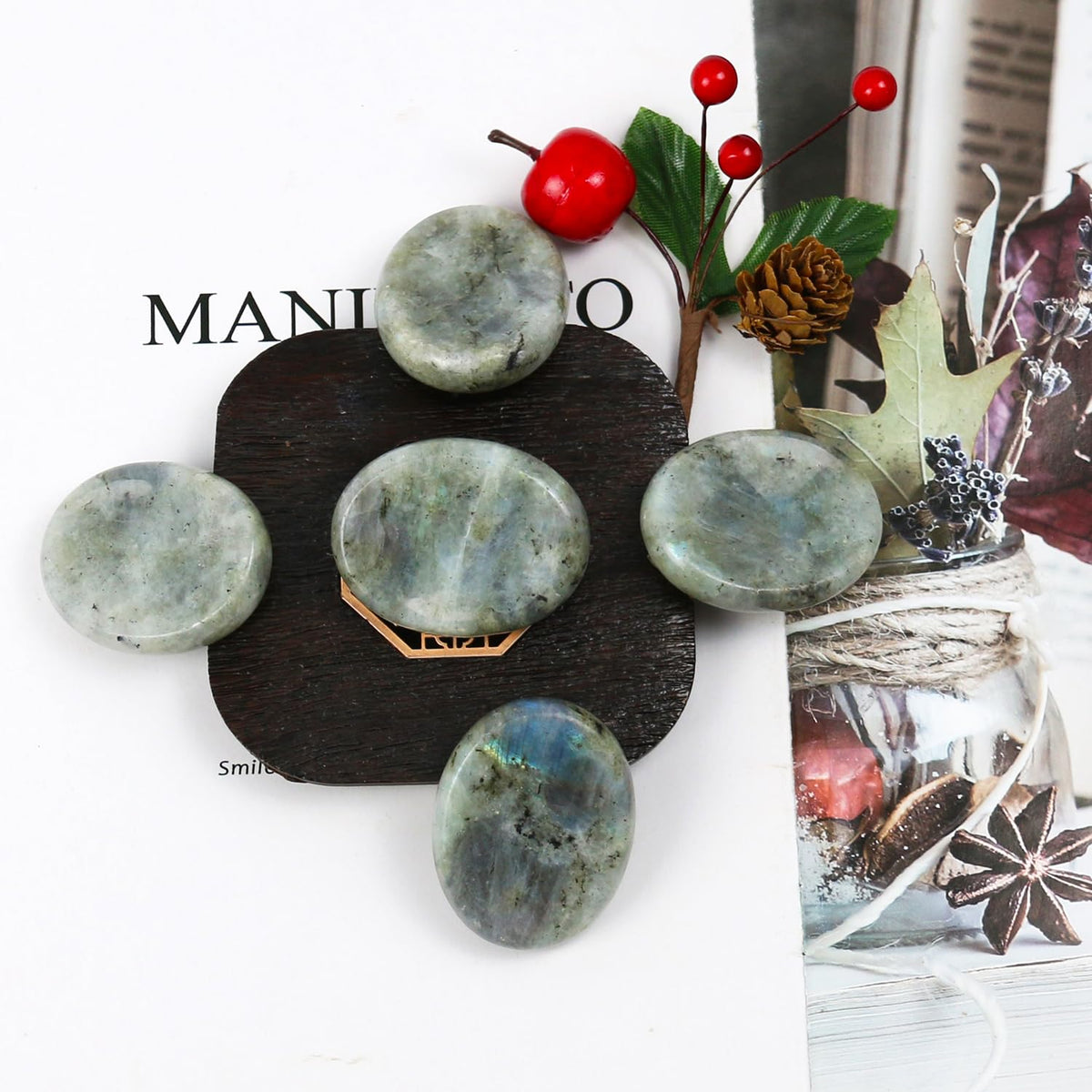 Nvzi Worry Stones Labradorite Stones, Chakra Crystals and Healing Stones, Oval Palm Stone, Thumb Stone, Crystals for Beginners, Spiritual Gifts for Women, Meditation Accessories (1PCS)