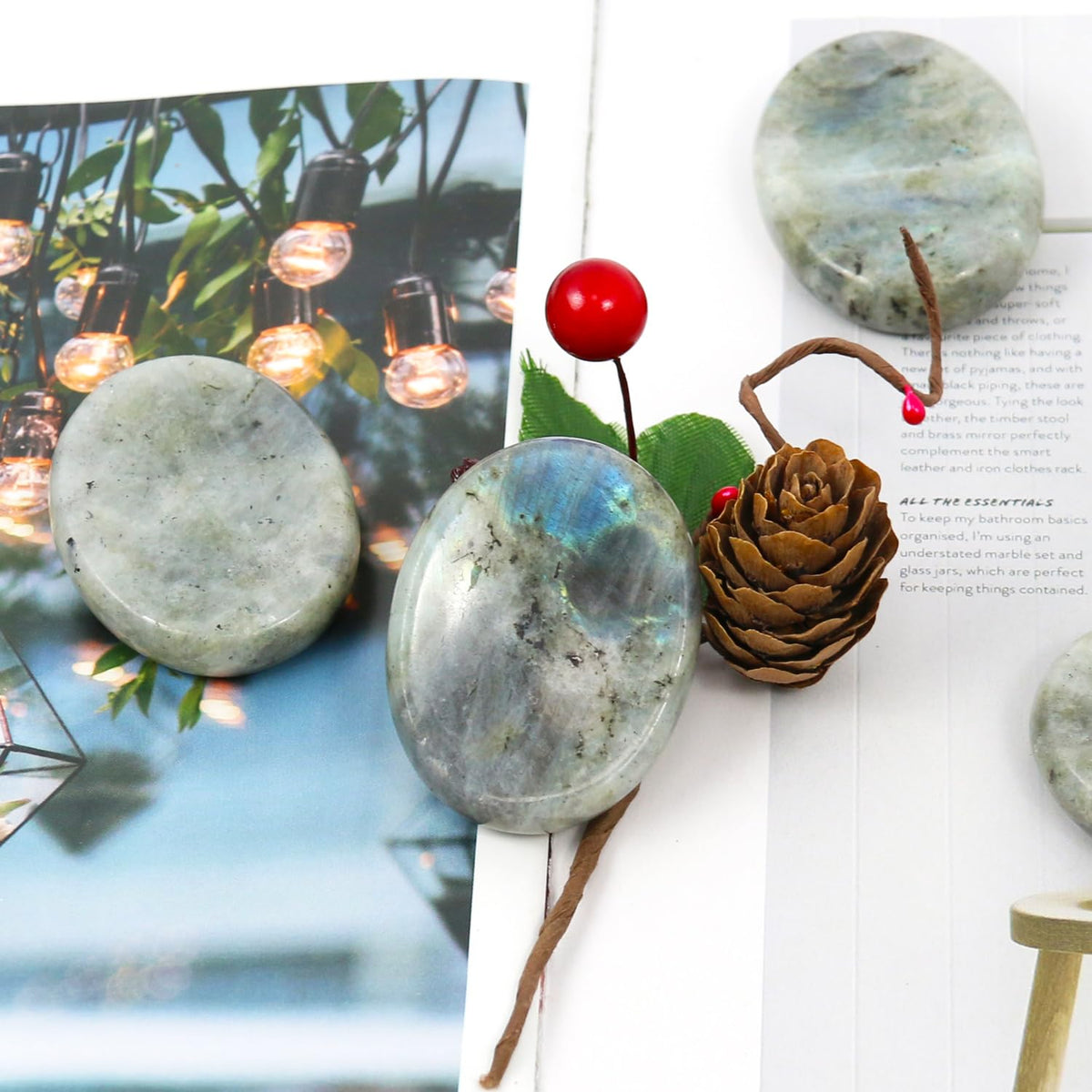 Nvzi Worry Stones Labradorite Stones, Chakra Crystals and Healing Stones, Oval Palm Stone, Thumb Stone, Crystals for Beginners, Spiritual Gifts for Women, Meditation Accessories (1PCS)
