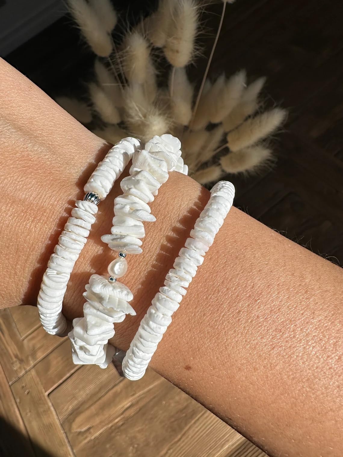 POTESSA Puka Shell Bracelet for Women Summer Natural Seashell Hawaiian Pooka Bracelet Heishi Clam Chips Surfer Jewelry