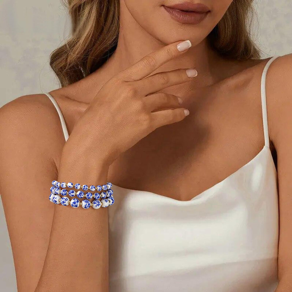 Dainty Bow Charm Beads Bracelet for Women Blue And White Vintage Ceramics Flower Bracelet Handmade Stretch Cute Beaded Romantic stackable Jewelry Gifts