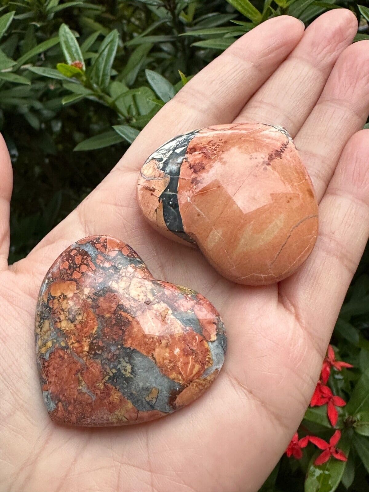 Maligano Gemstone Hearts, Polished Maligano Puffy Hearts, Maligano Crystal Palm Stone, Maligano Healing Crystal Hearts (1 Heart)