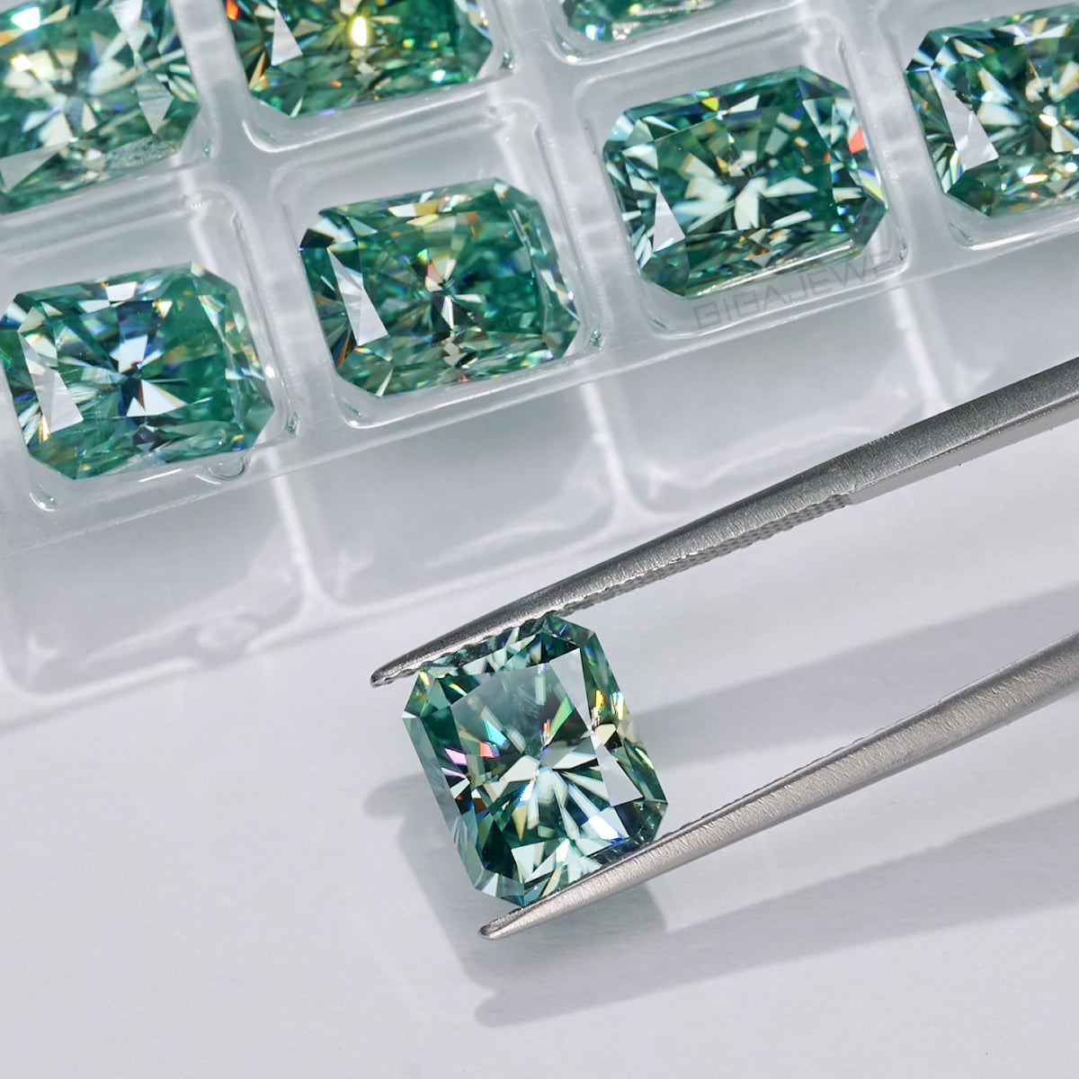 Radiant Cut 2.0ct VVS1 Blue Green Moissanite Loose Gemstones for Jewelry Making With Certificate