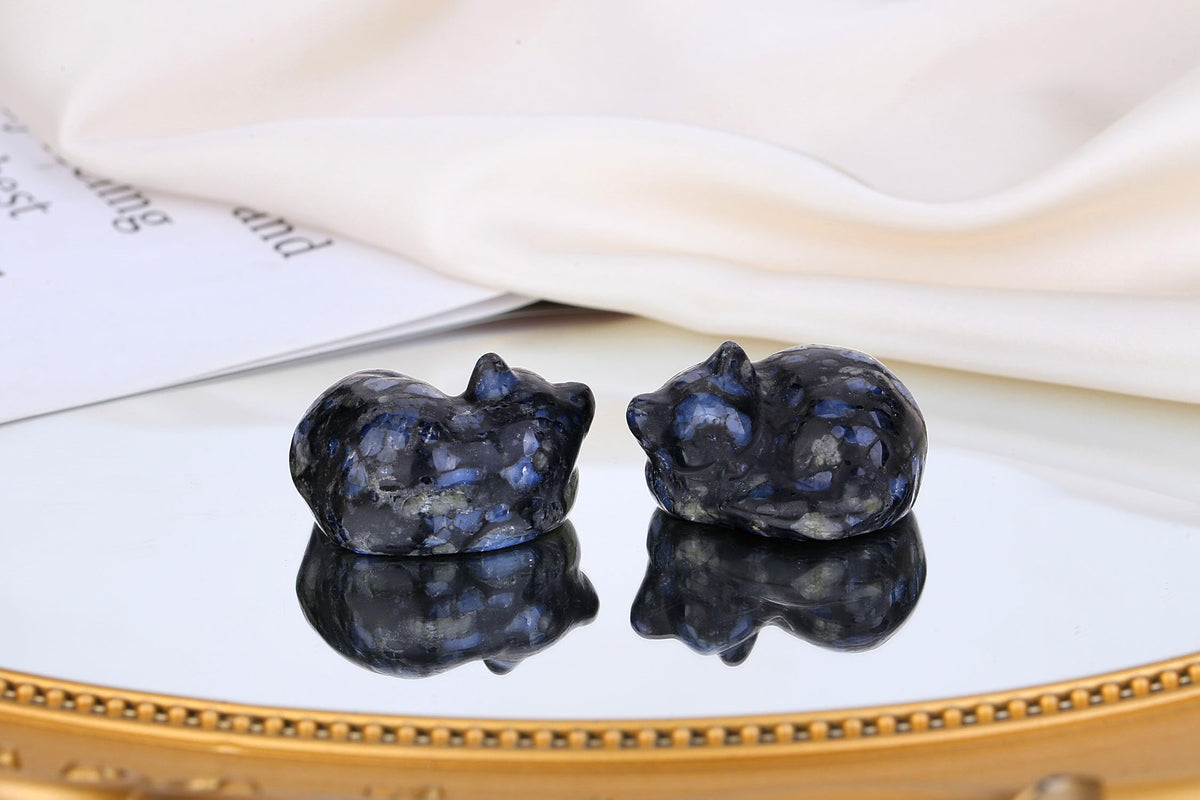 QINJIEJIE Blue Labradorite Cat Crystal Natural Healing Stone Sleeping Cat Statue Stone Figurine 1.6''Carved Polished Gemstones Decors Office Room Home Desk Decoration for Men Women Lovers