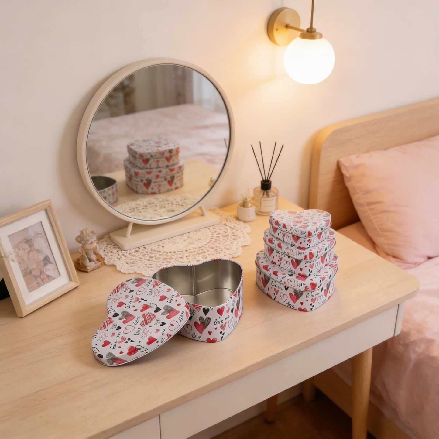 PHILPETY Decorative Heart Storage Box Rural Tin Gift Box Tinplate Candy Cookie Jars Square Storage Containers with Lids for Chocolate Candy Tea Coffee Cosmetics Jewelry Photos Gift Case 4Pcs