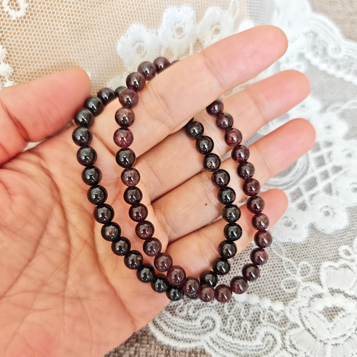 CHCCOYE 6mm Natural Healing Gemstone Bracelet Handmade Yoga Stretch Elastic Bracelet Stress Relief Crystal Jewelry for Men and Women (6mm, Garnet)