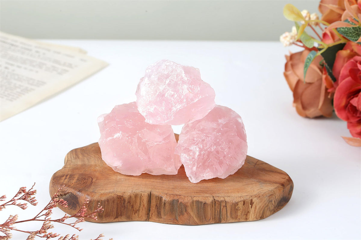 YATOJUZI Rose Quartz 1.8-2.2" Natural Raw Stones and Healing Crystals Large Stone Rough Crystal Rocks for Tumbling Cabbing Polishing Fountain Rocks Decoration 1PCS