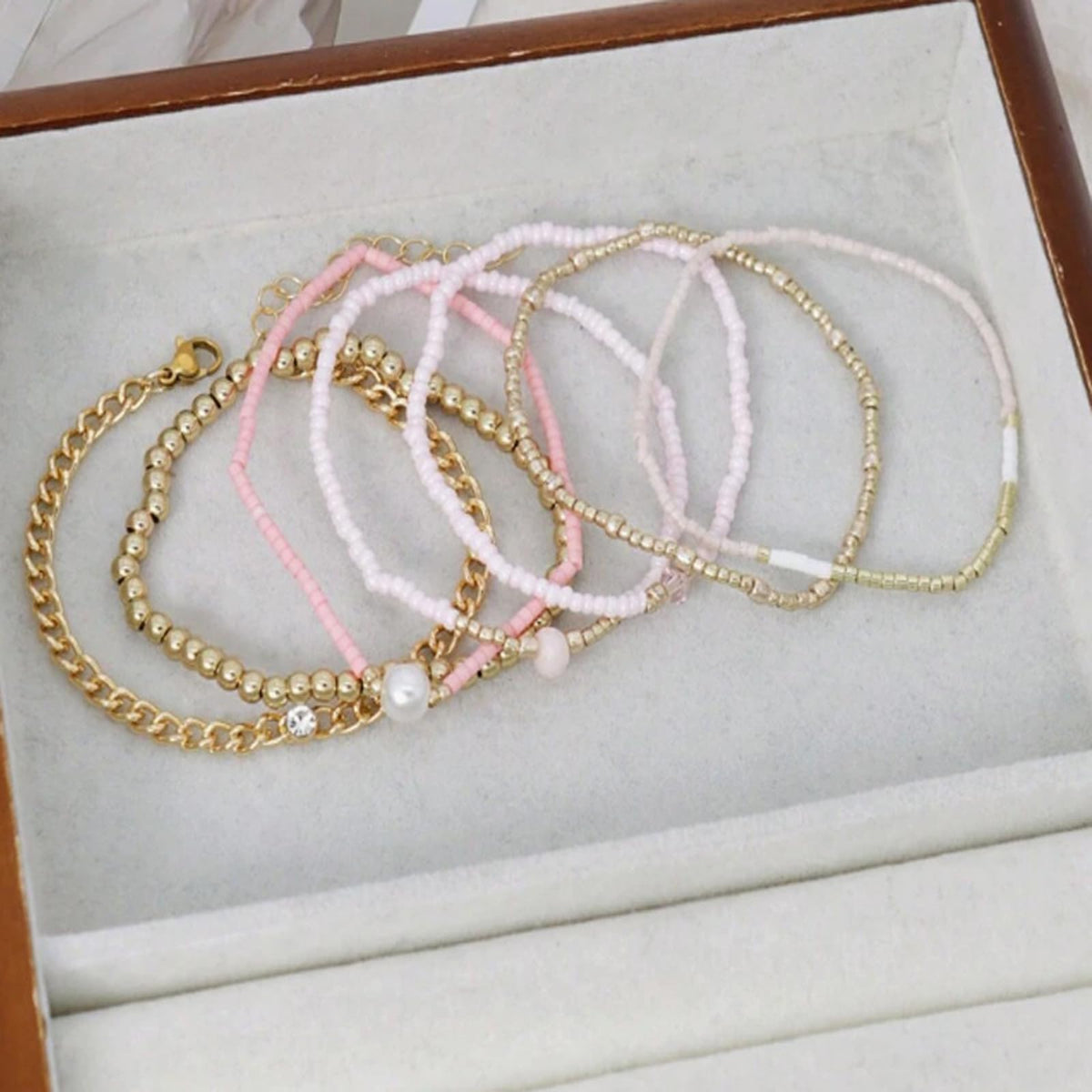 Harry and Henry Gold Beaded Bracelets for Women Gold Pearl Elegant Stackable Bracelets Set Trendy Jewelry Gifts Birthday Valentines Day Gifts for Women