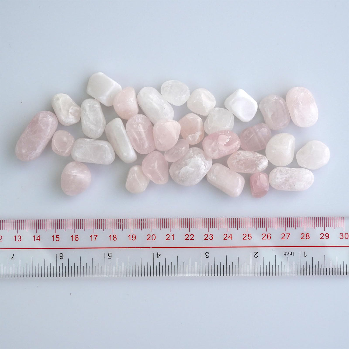 Sisamn 3lb Natural Rose Quartz Tumbled Stones Polished Crystals Bulk for Vase Filler Stones,Healing Stone, Home Decor, Fish Turtle Tank, Plants Decor, Jewelry Making