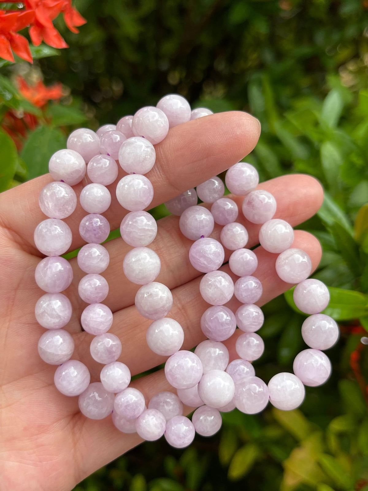 GAF TREASURES Kunzite Crystal Bead Bracelet 6-8mm, Genuine Kunzite Stretch Gemstone Bracelet, Healing Crystal Bracelet, Gift for Men & Women (1)