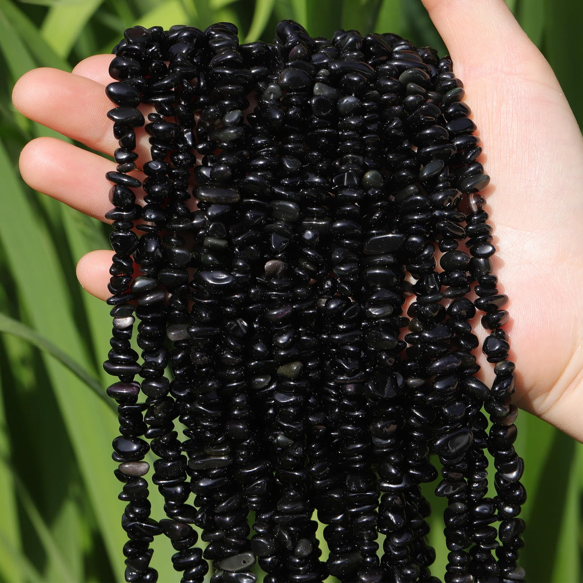 400pcs Natural Chip Stone Beads for Jewelry Making Obsidian 5-8mm Irregular Gemstones Healing Crystal Loose Rocks Bead Hole Drilled for Ring Earrings Necklace Bracelet Making DIY Art Crafts