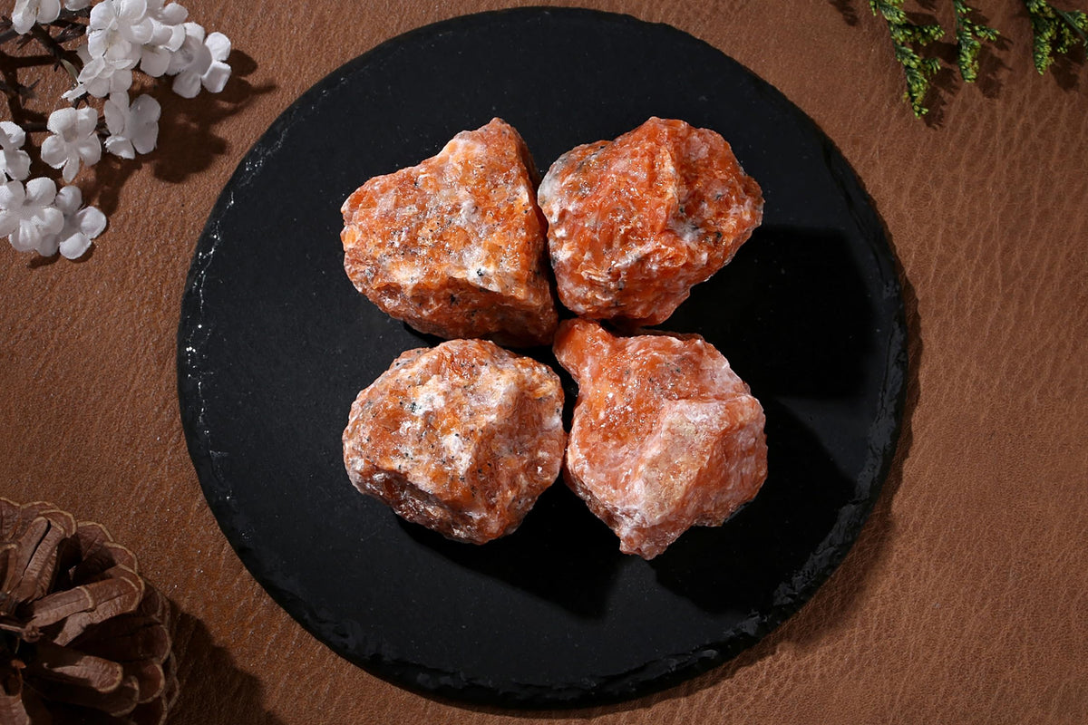 QINJIEJIE Sunstone 2PCS Raw Crystals 1.8-2.2'' Natural Crystals Healing Stones Bulk Large Stones for Tumbling Cabbing Fountain Rocks Polishing Handmade Gifts