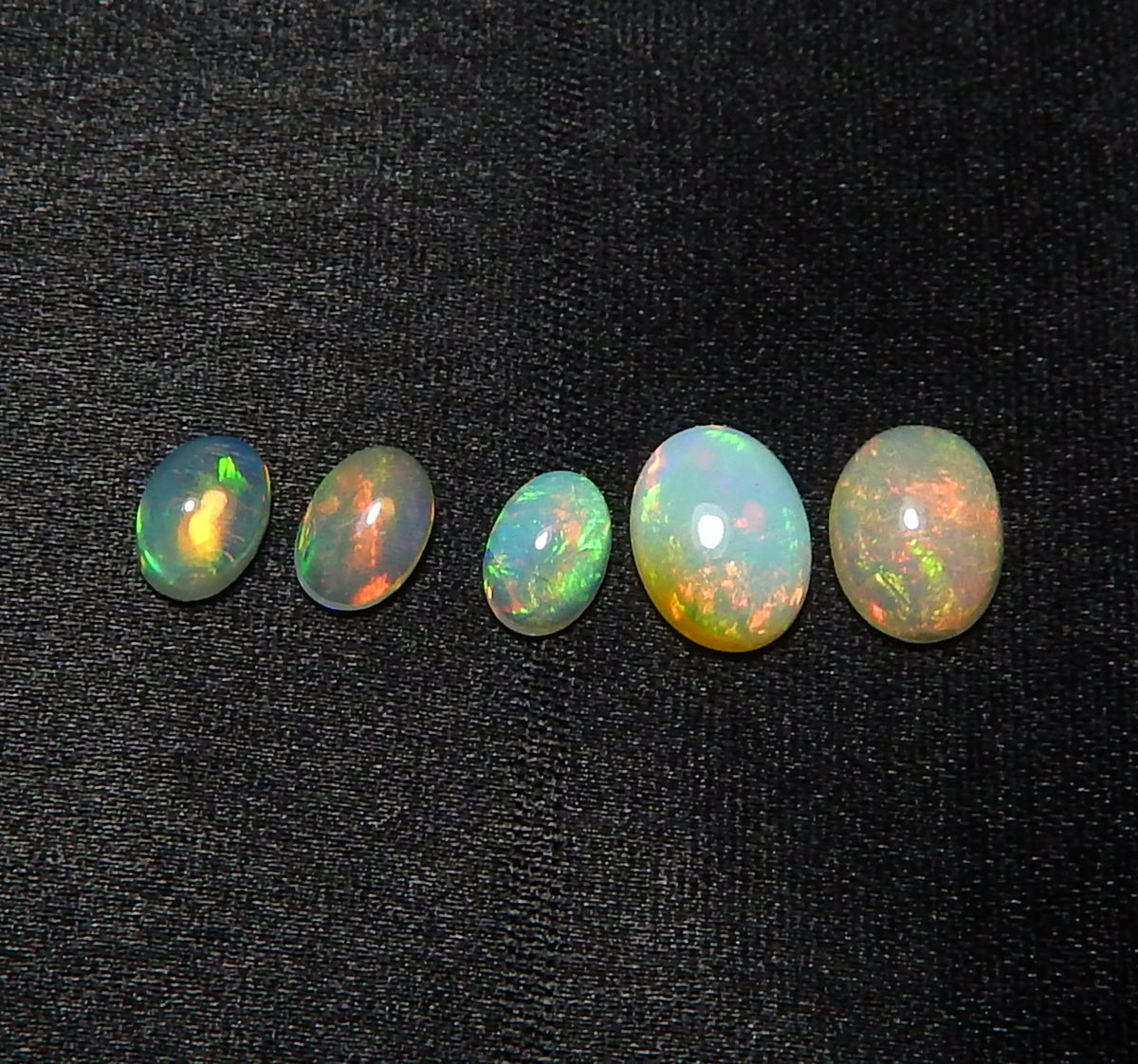 Myhealingworld Natural Ethiopian Opal 4x6mm 6x8mm oval cabochon AAA quality loose calibrated gemstones for jewelry making oval 4x6mm = 3 pcs 6x8mm = 2 pcs