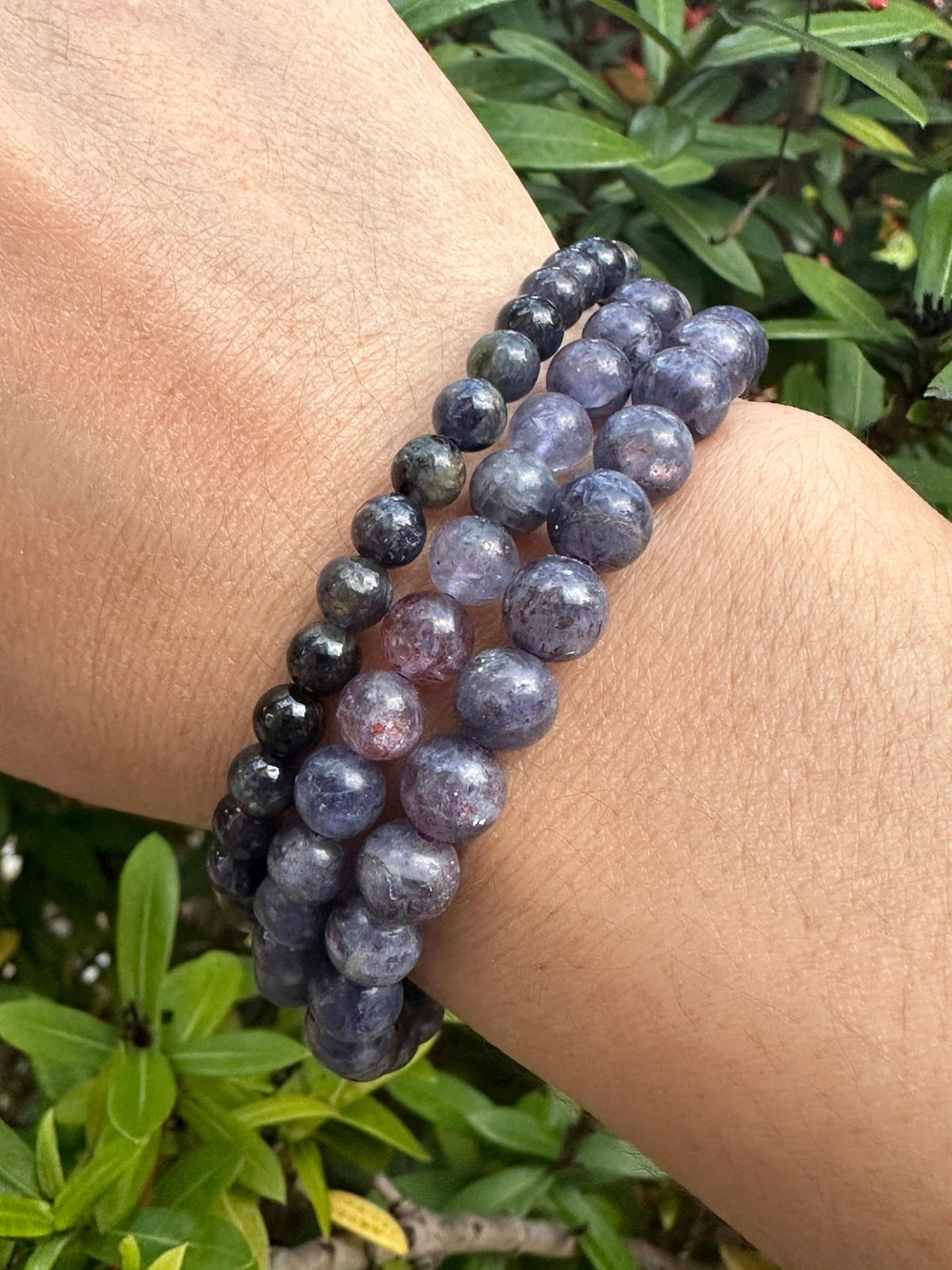 GAF TREASURES Iolite Crystal Bead Bracelet 5-9mm, Genuine Iolite Stretch Gemstone Bracelet, Healing Crystal Bracelet, Gift for Men & Women (1)