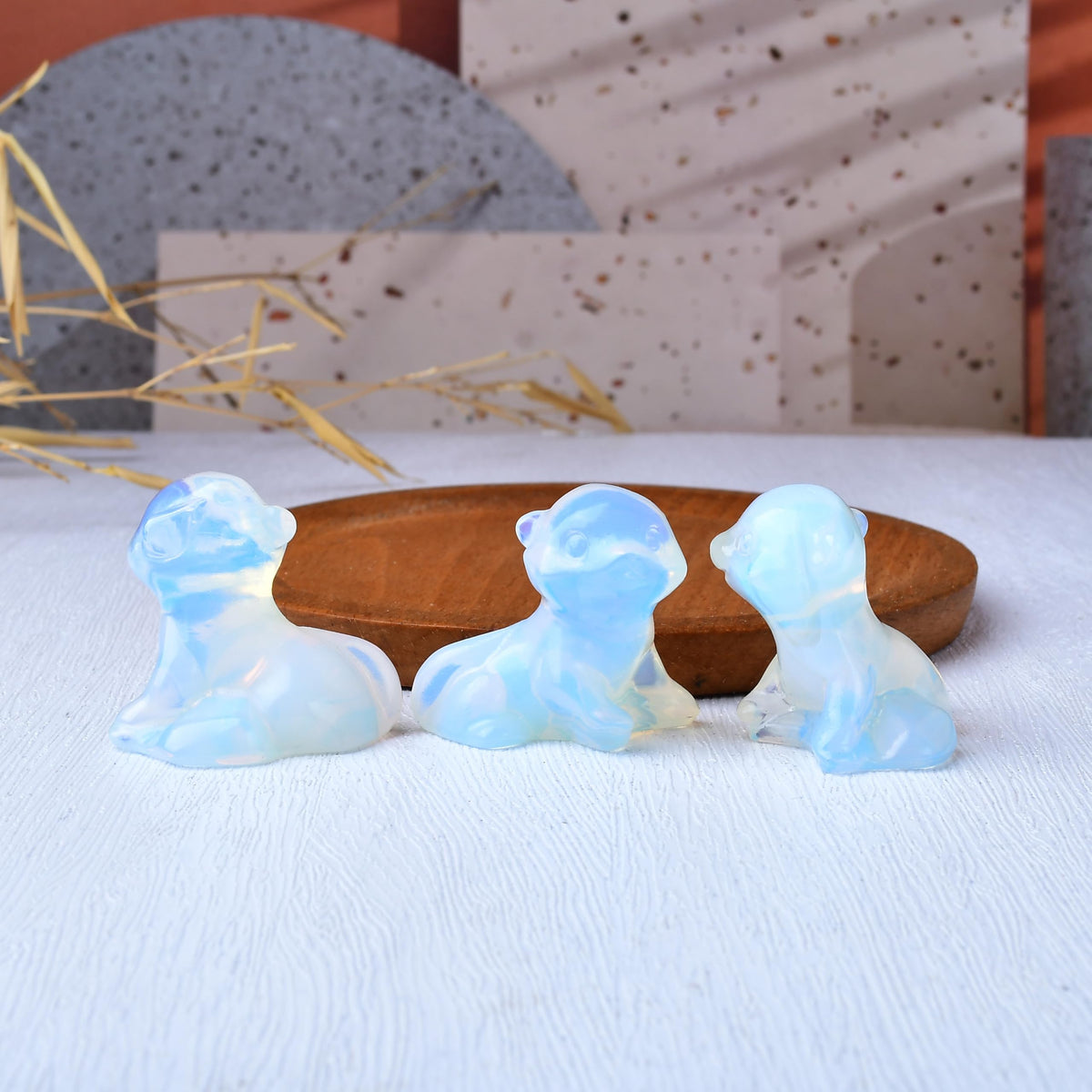 WUYOUSHI Opal Otter Figurine - Hand Carved Healing Crystal Otter Statue, Lucky Gemstone Sculpture for Home Office Desk Decor, Spiritual Gift for Animal Lovers & Nature Enthusiasts