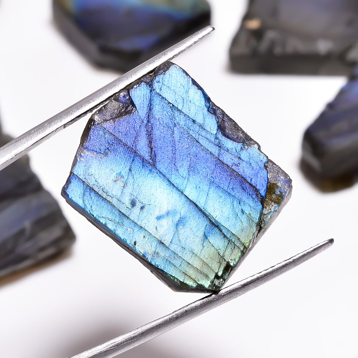 GEMKORA AA+ Grade 100 carats Natural Raw Labradorite Rough Gemstone Lot for Jewelry Making, Loose Crystals Supply, DIY, Wire Wrapping, Healing Stones, Wholesale Bulk Stones