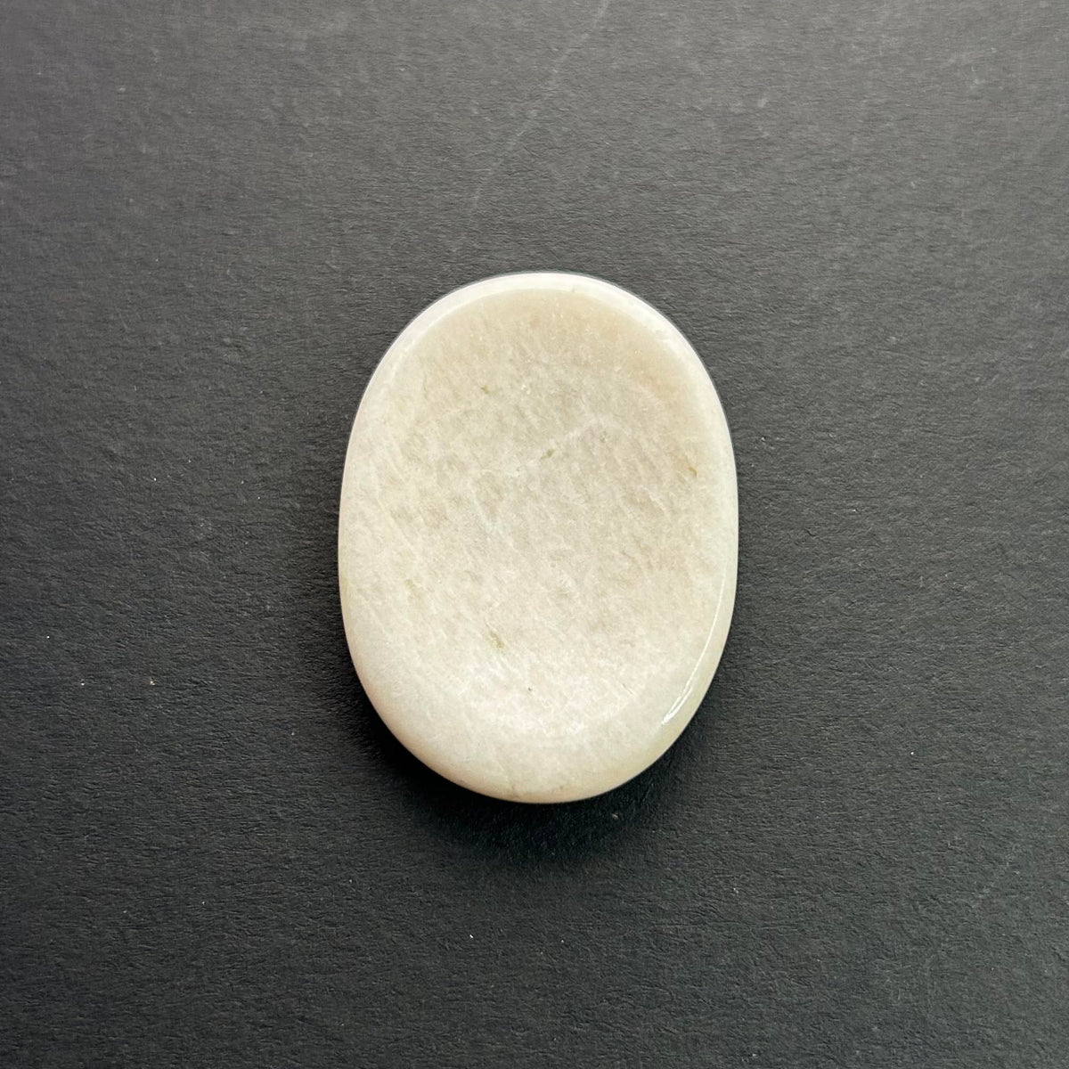 Cream MoonstoneThumb Worry Stones Metaphysical Gemstone Crystal Healing Reiki Men Women Gift FENG Shui Positive Energy Love Wellness Palm Stones Wicca Powerful