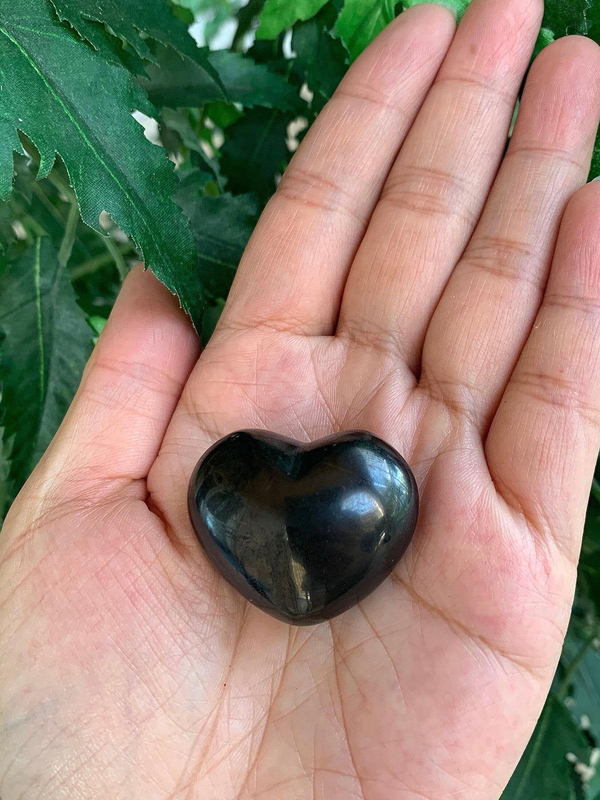 GAF TREASURES Shungite Gemstone Hearts, Polished Shungite Puffy Hearts, Shungite Crystal Palm Stone, Shungite Healing Crystal Hearts (1 Heart)