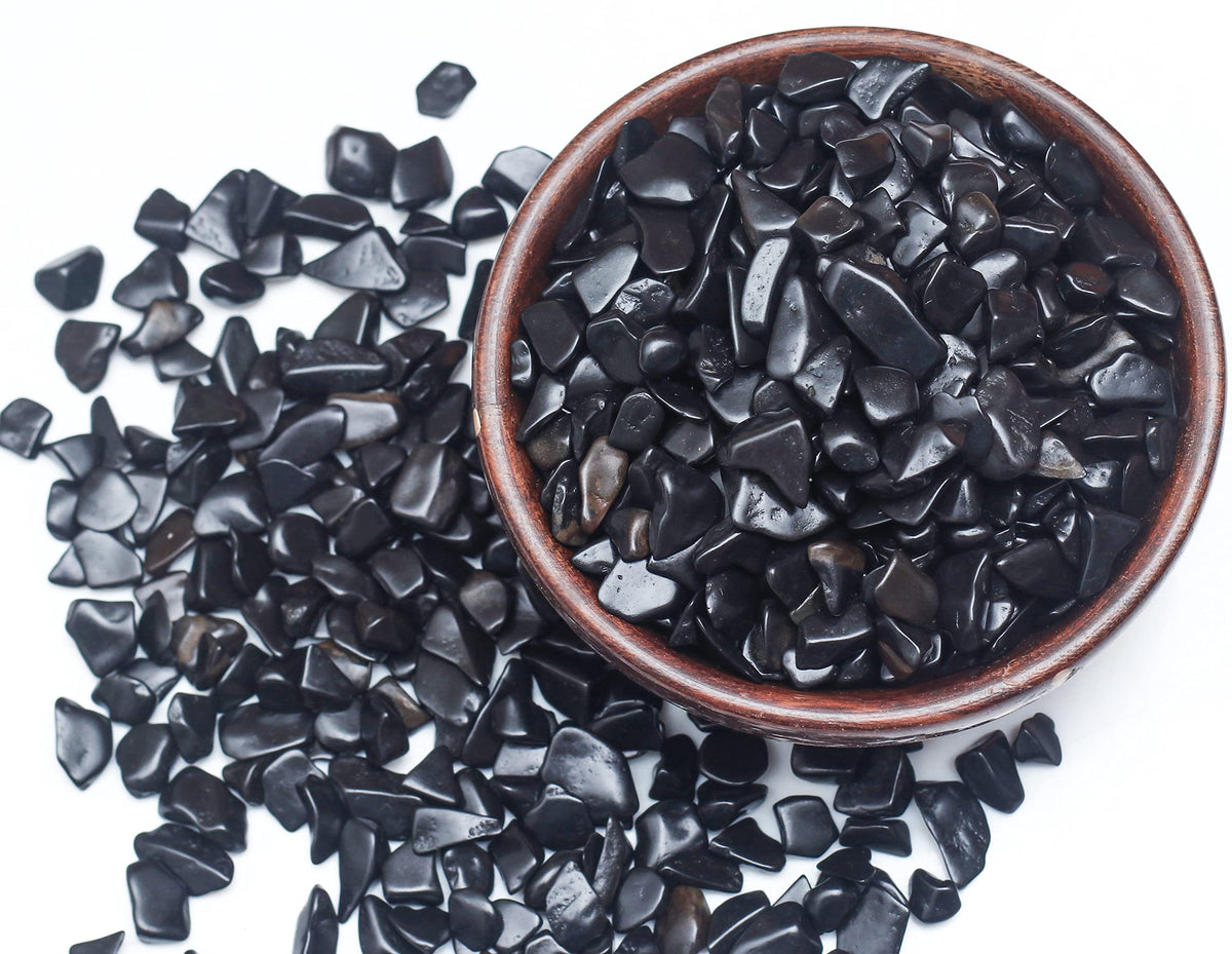 Black Tourmaline Crystal Chips bulk Gemstone Valentine Gift, Healing Crystal Natural Irregular Shaped Crushed Stone Reik Healing Tumbled Chips Crystal Chips for Witchcraft & Jewelry Making 1 Lb