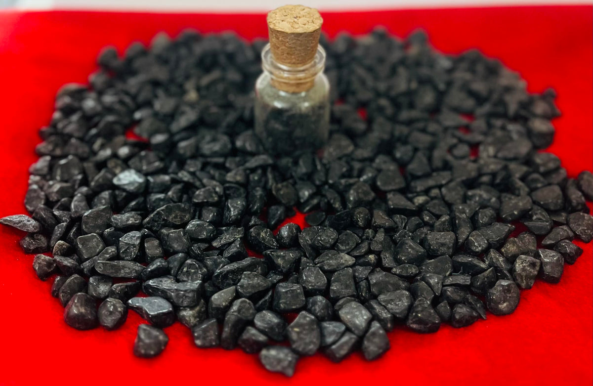 Indian Consigners Natural Crushed Polished Tumbled Gem Stone Chips, Decoration & Healing Crystals (Black Tourmaline)