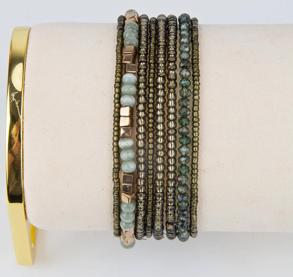 SPUNKYsoul Olivia 8 Piece Boho Bracelet Set for Women, Layered Stretch Beaded Bracelet Stack, Green Stone Seed Bead Bracelets with Gold Accents, Bohemian Stackable Jewelry Gift (Green Gold)