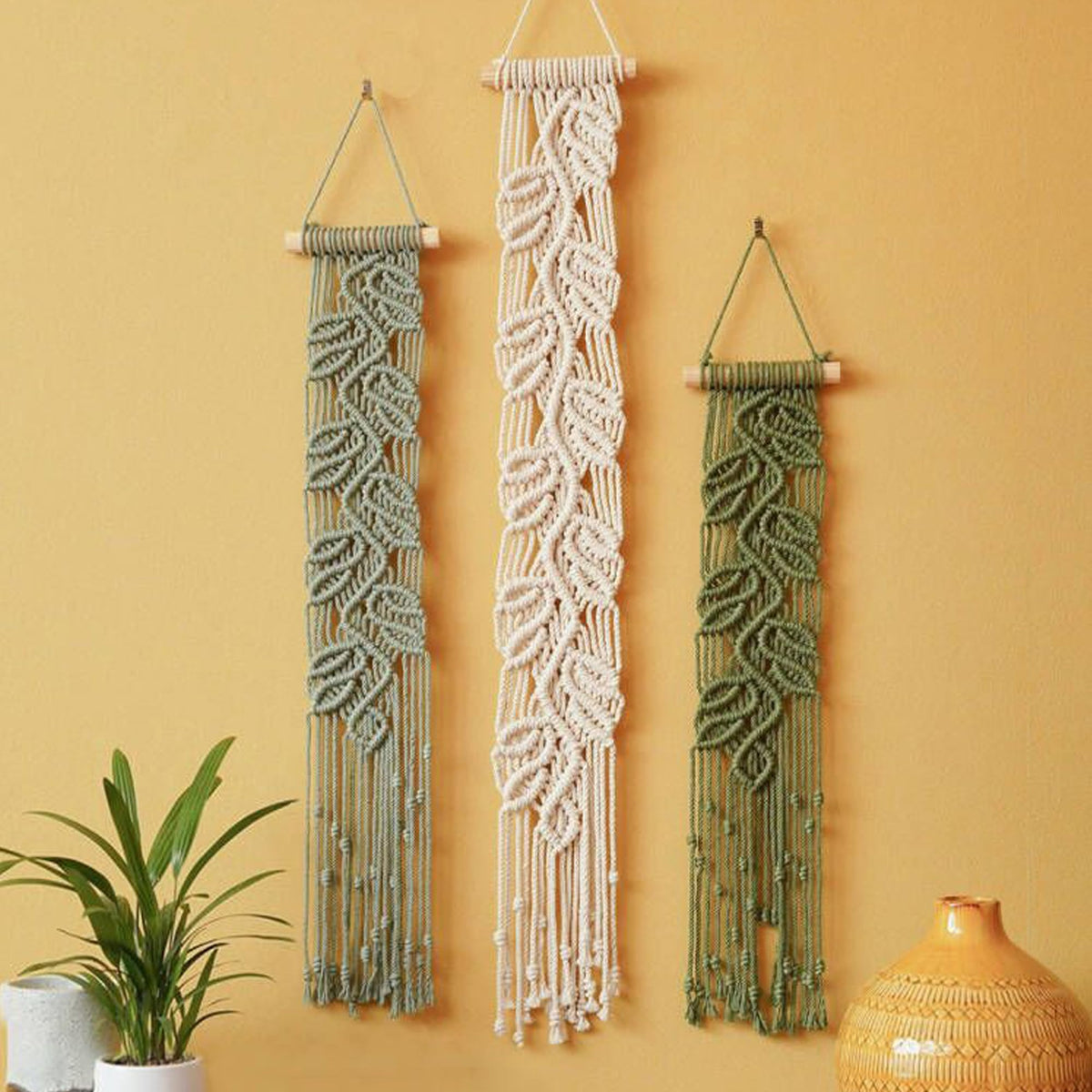 M MANUAL 3 Pcs Macrame Leaf Wall Hanging Bohemian Wall Decor Feathers Wall Art Green Fall Leaf Wall Hanging Boho Headboard Decor Wall Art
