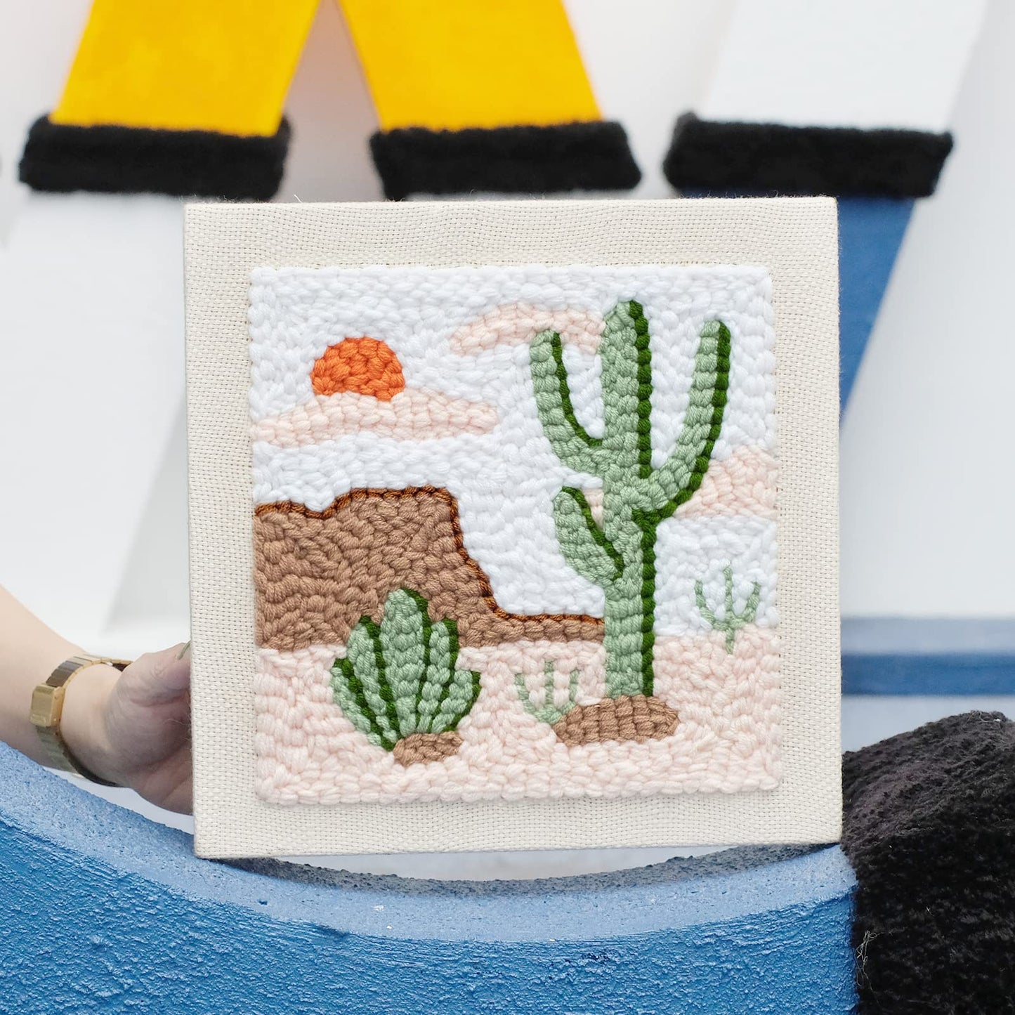 HAND U JOURNEY Cactus Punch Needle Kit, 9.4" x 9.4" Beginner Rug Hooking Kit with Adjustable Punch Needle Pen, DIY Embroidery Craft Gift for Adults