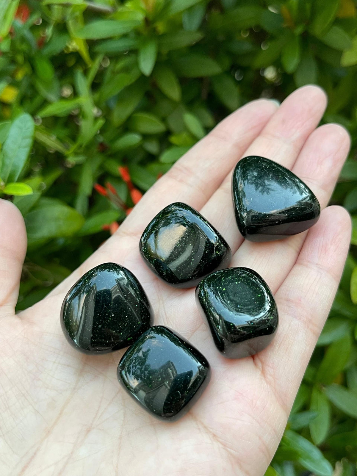 GAF TREASURES 5 Pcs Green Goldstone Tumbled Stones, Polished Green Goldstone Gemstone, Green Goldstone Healing Crystals (Green Goldstone)