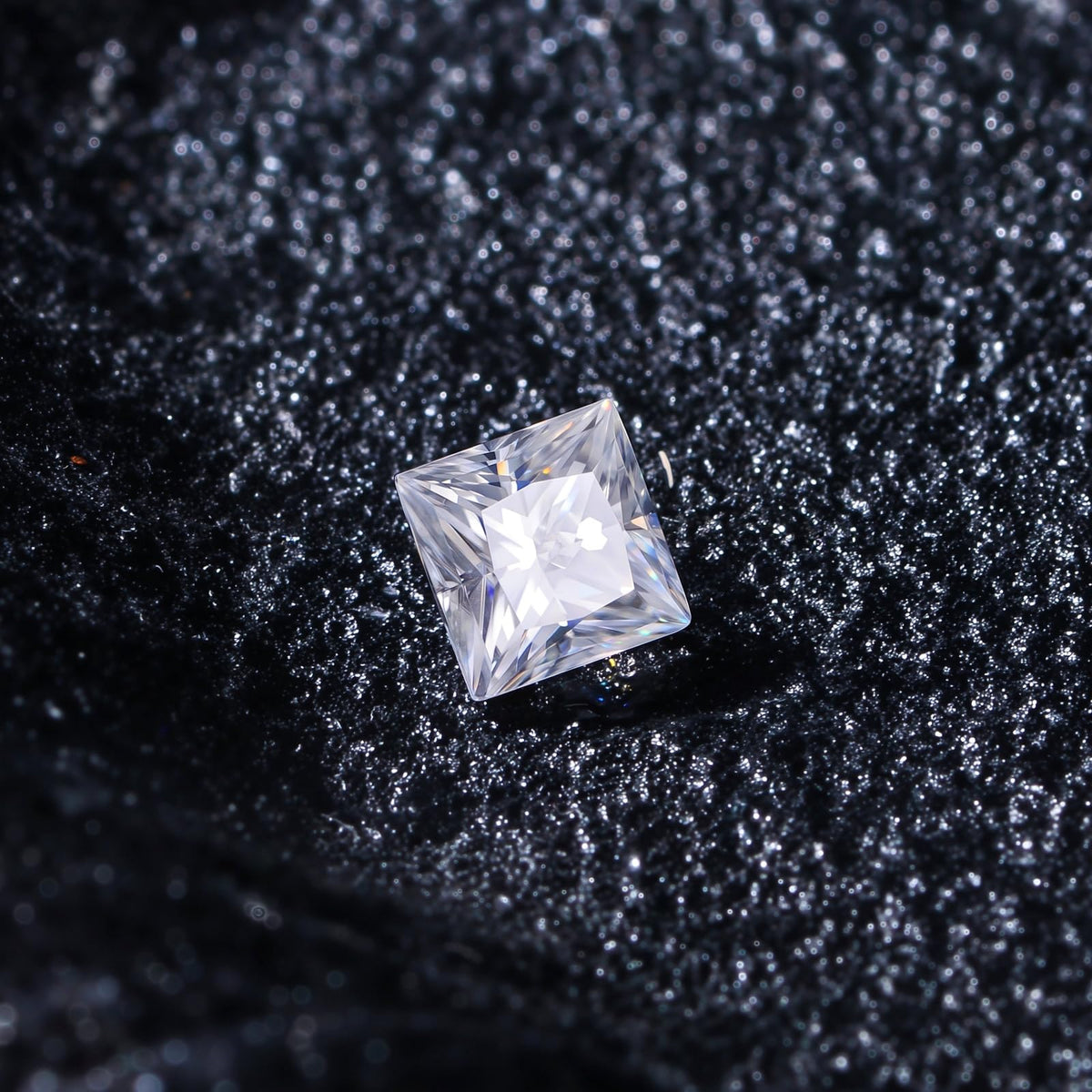 1-5 Carats Moissanite Loose Stone Lab Grown Synthetic Diamond Loose D Color Round/Oval/Heart/Princess/Cushion/Asscher/Pear/Marquise/Radiant/Emerald Cut Moissanite Loose Gem Stones for Ring Pendant Jewelry Making Gift (Princess Cut, 1 Carats)