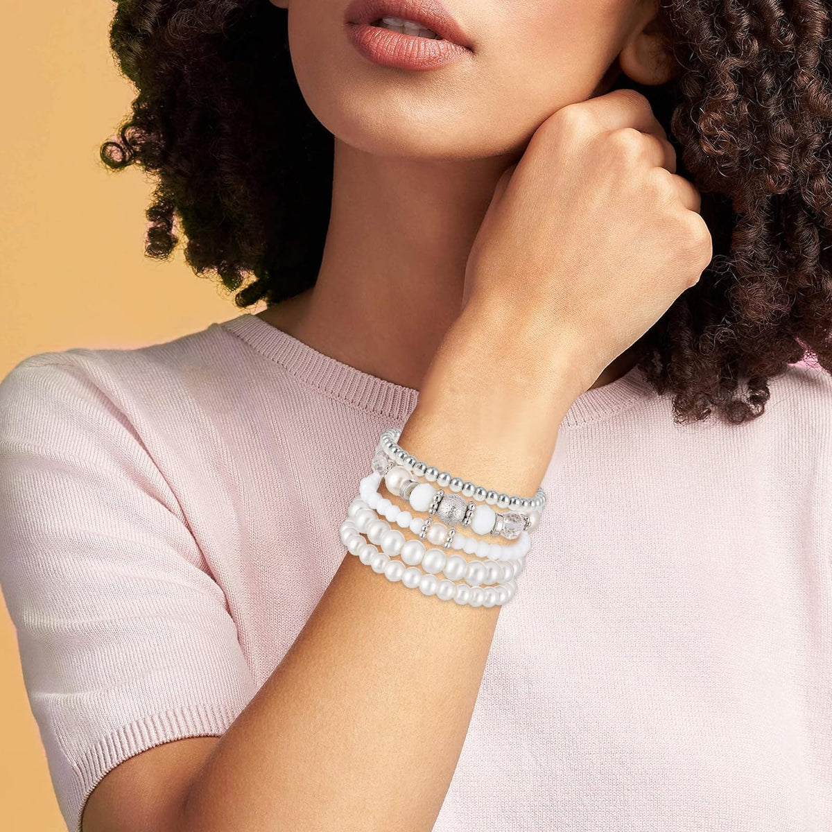5 Pcs Beaded Stretch Bracelets White Stackable Bracelets Crystal Bead Bracelet Boho Beaded Bracelets Stretch Layering Crystal Stone Beaded Bracelets Trendy Costume Jewelry Gifts for Women